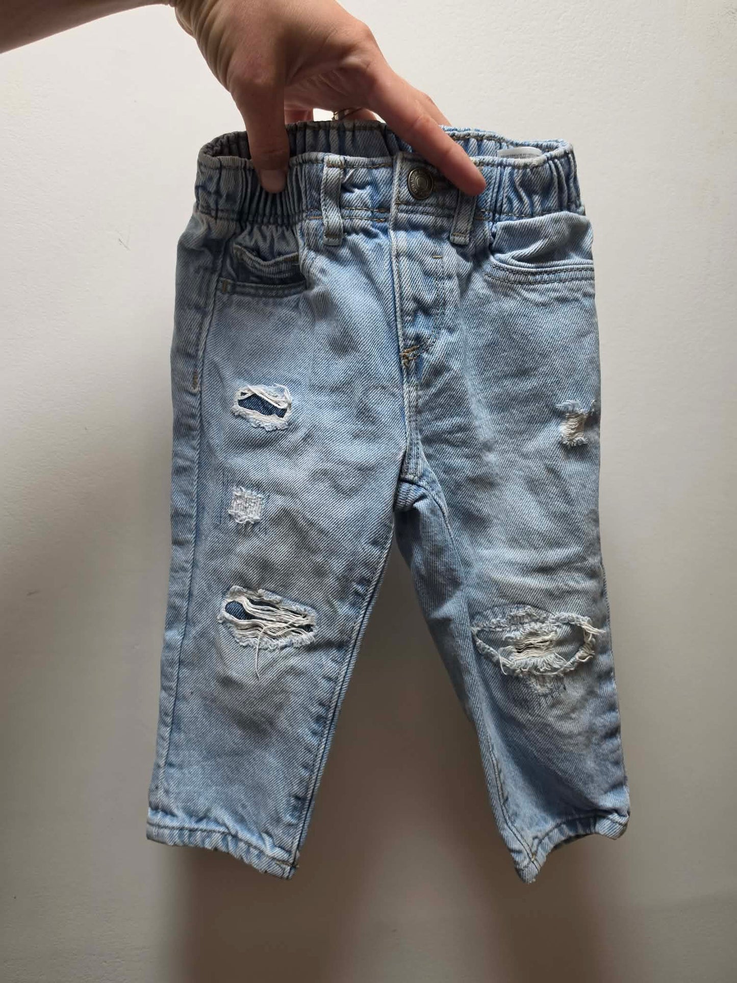 OLD NAVY RIPPED JEANS SIZE 12-18M