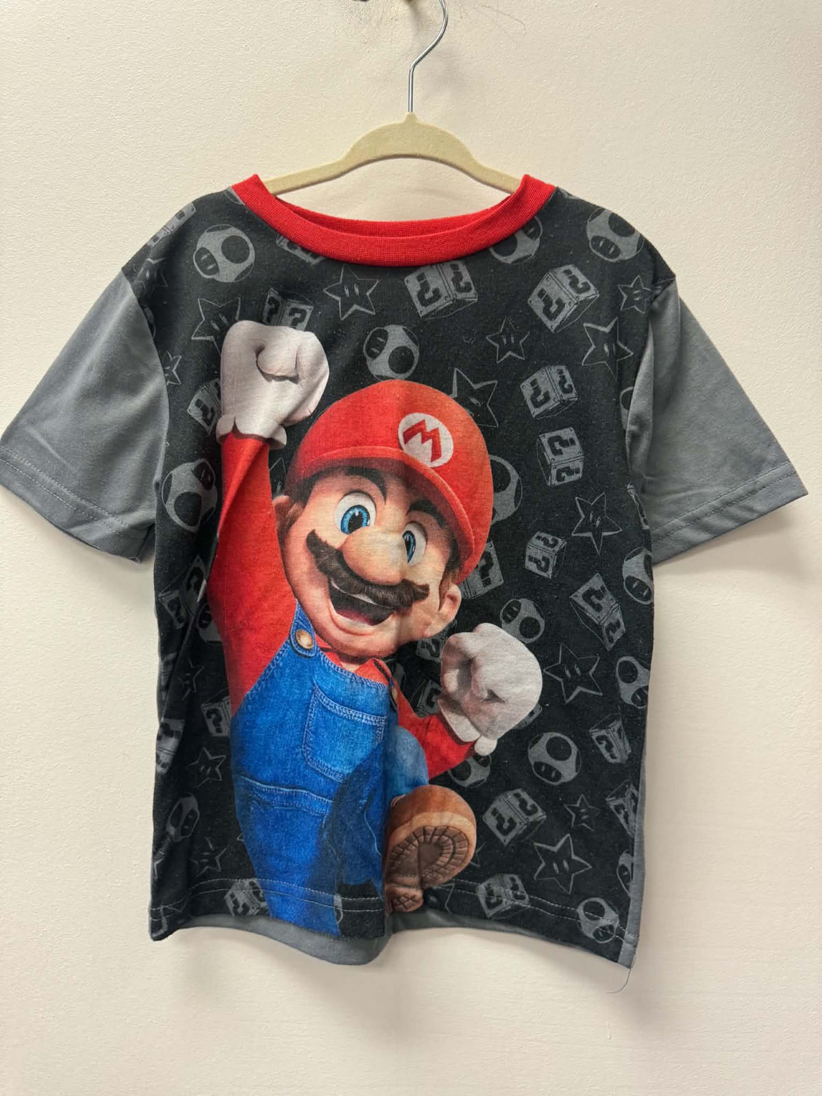 SUPER MARIO SHIRT SIZE 6
