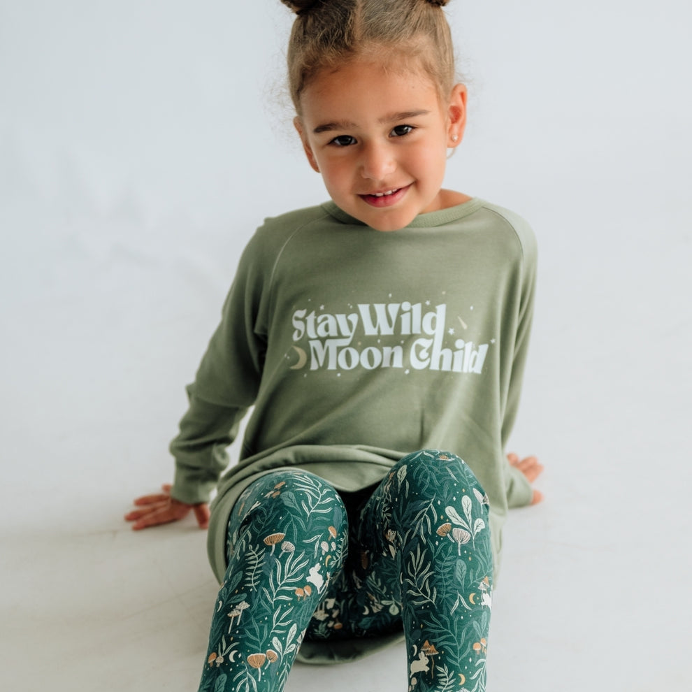 LITTLE & LIVELY GRAPHIC BAMBOO RAGLAN SLEEVE PULLOVER (MOON CHILD)