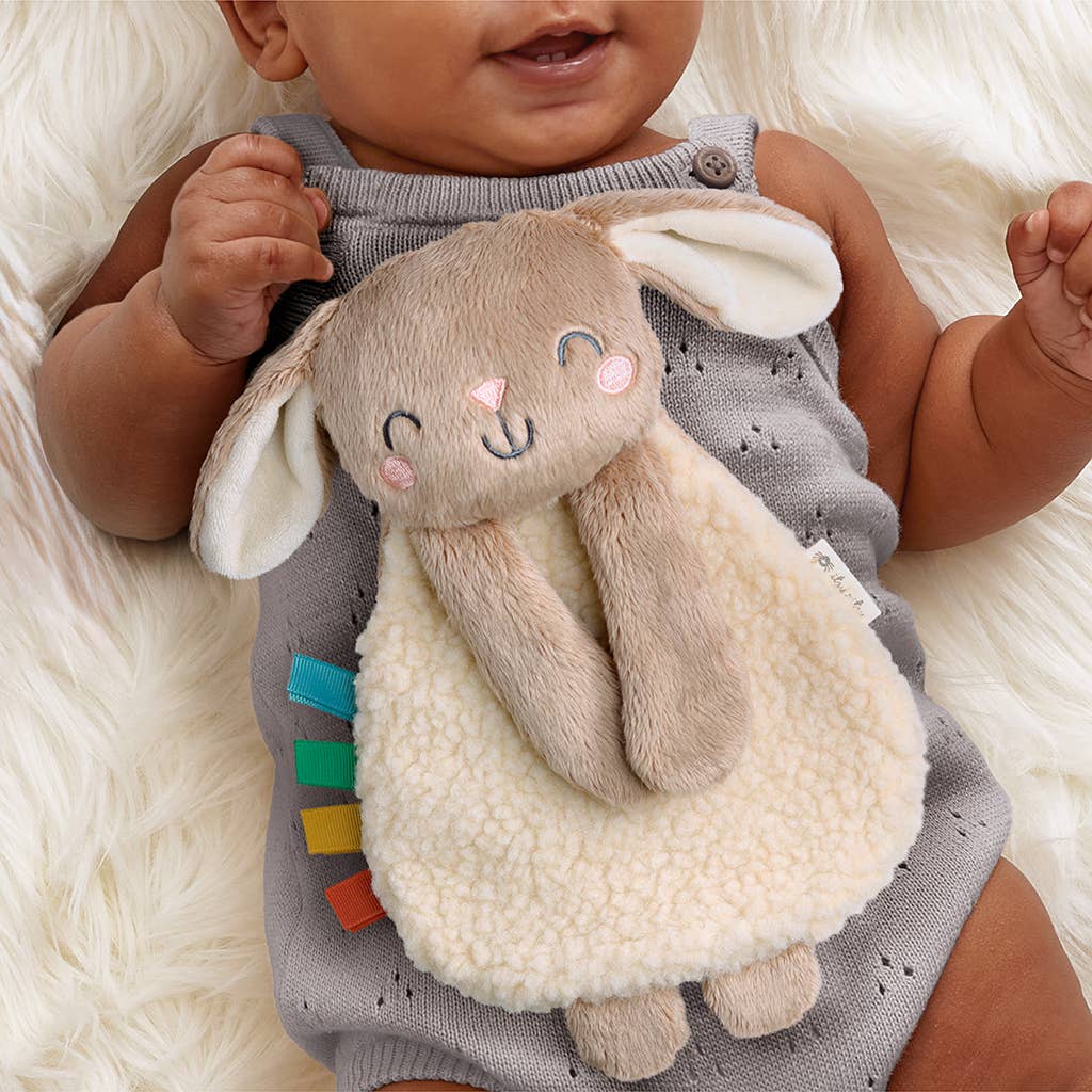 *New* Itzy Learn & Snuggle Gift Set