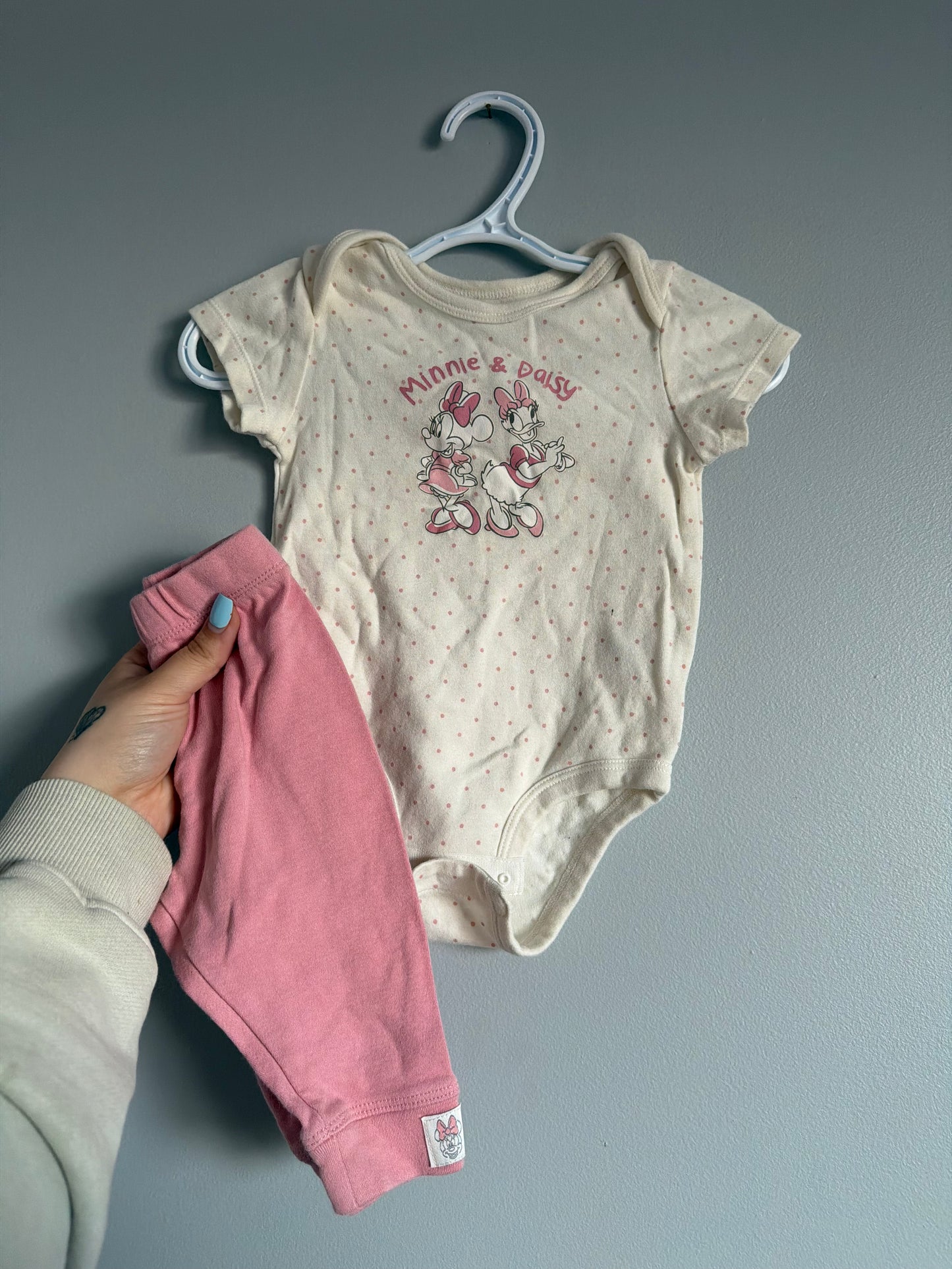 DISNEY ONESIE + PANTS SET SIZE 6M