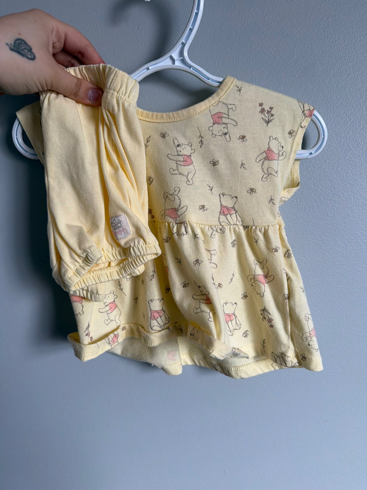 DISNEY WINNIE THE POOH SHORTS OUTFIT SIZE 6-12M