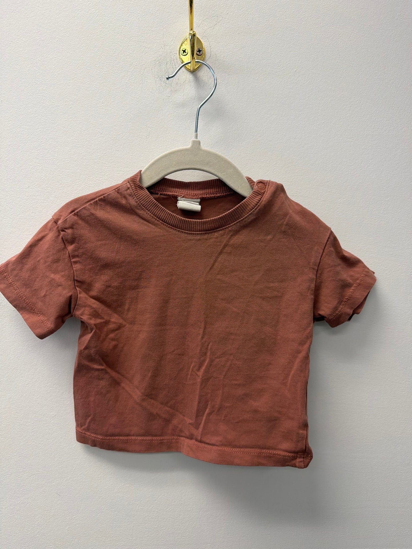 H&M BASIC TEE SIZE 6M