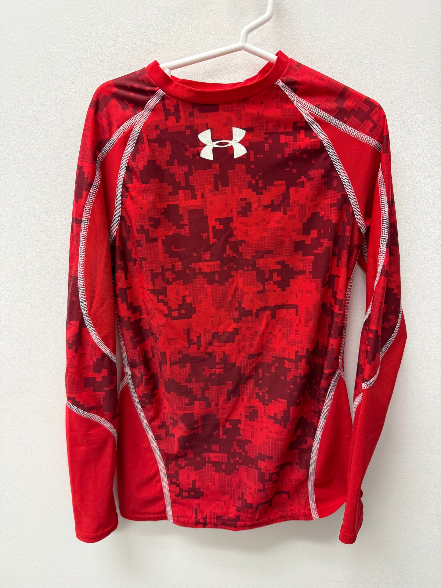UNDER ARMOUR LONG SLEEVE SIZE 7-8