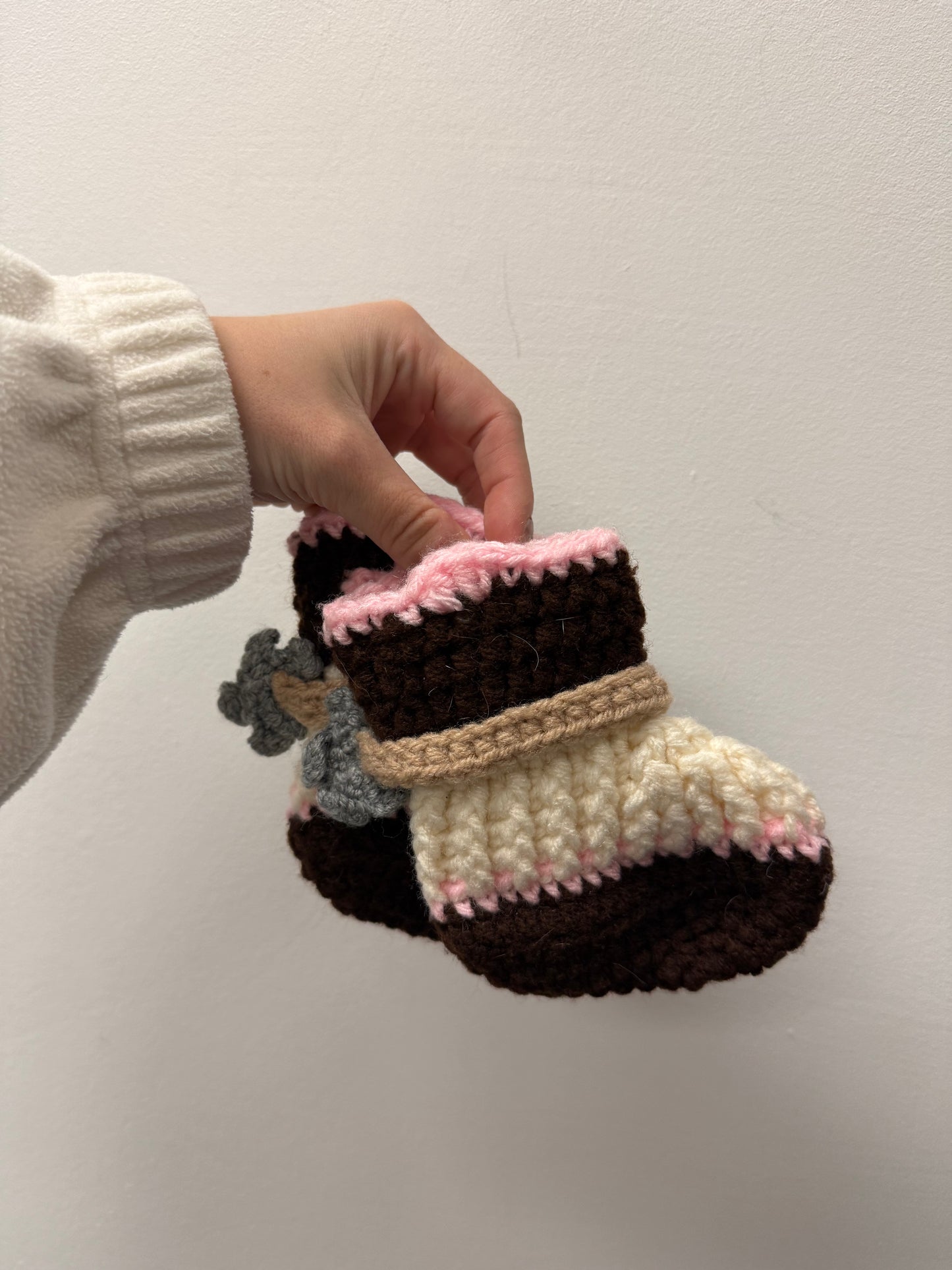 KNITTED COWGIRL BOOTIES SIZE 0-6M