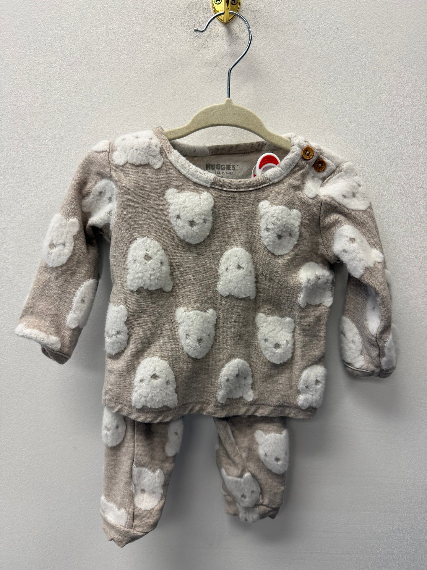 HUGGIES BEAR OUTFIT SIZE 9M
