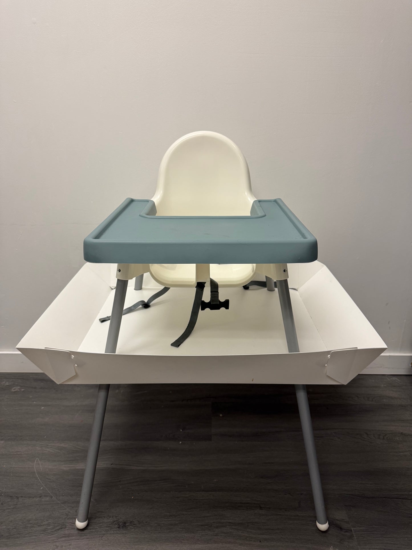 IKEA HIGHCHAIR WITH REMOVABLE SILICONE TRAY & FOOD CATCHER