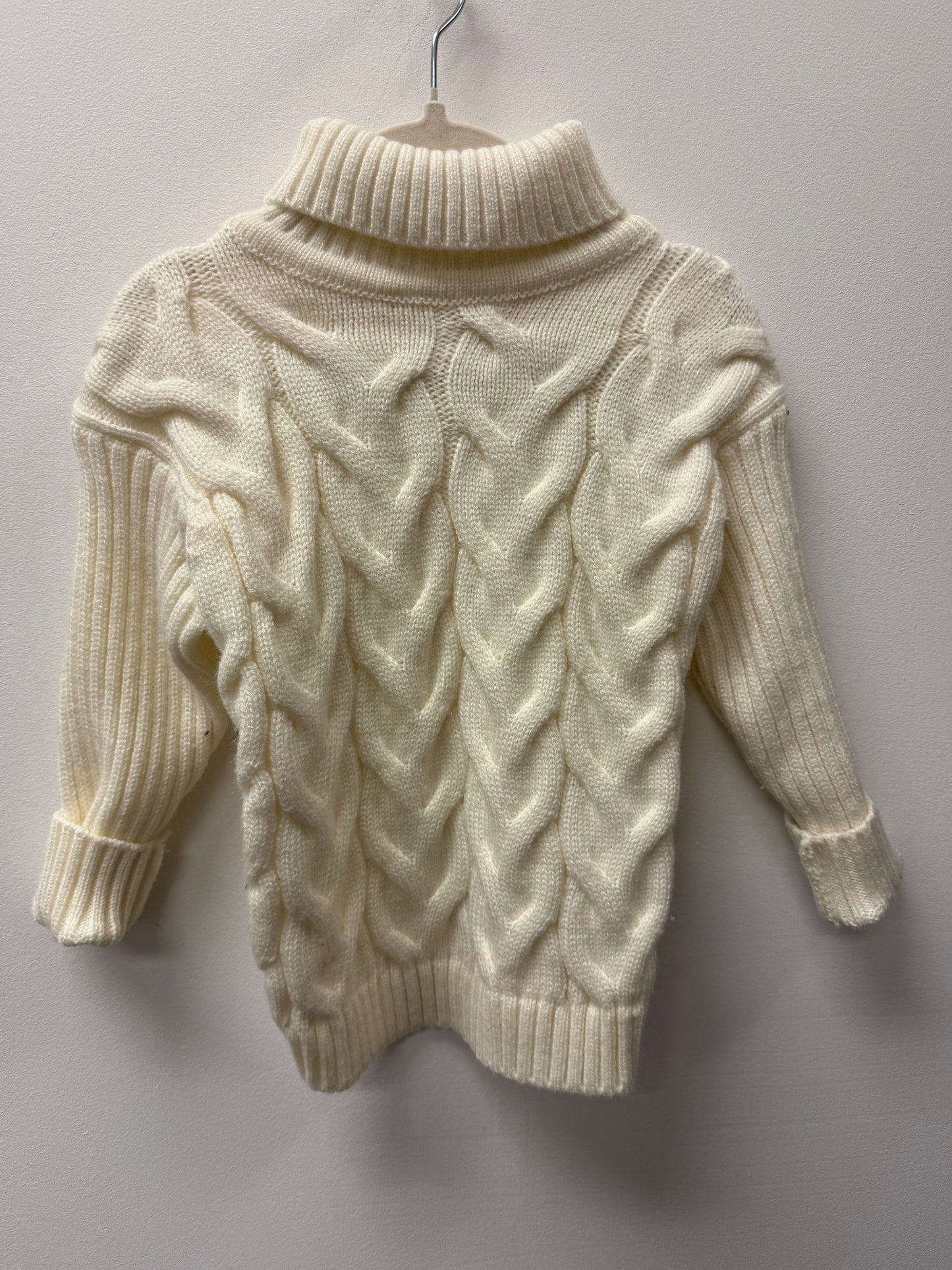 WHITE KNITTED DRESS SIZE 2T
