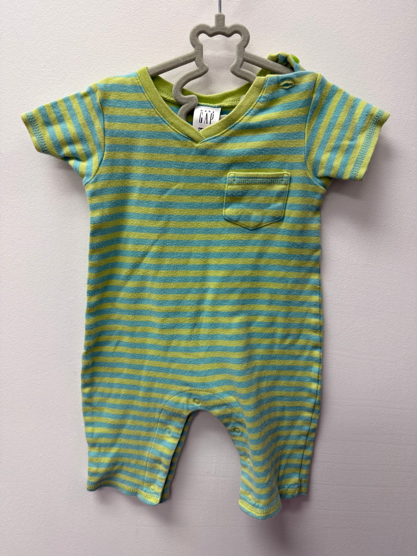 EARLY 2000'S BABY GAP GREEN ROMPER SIZE 3-6M