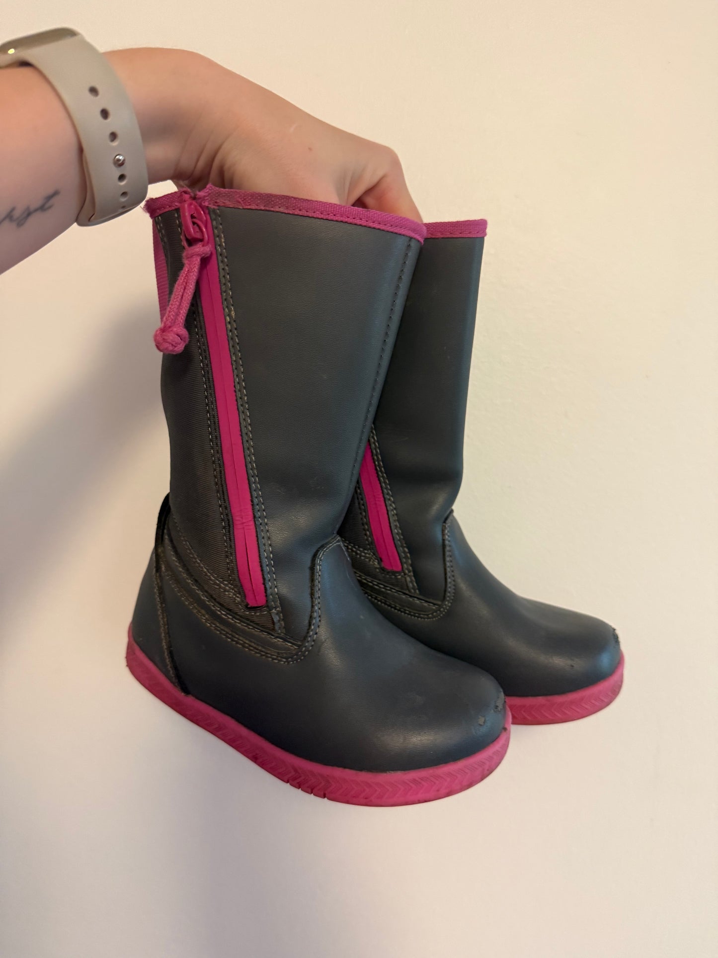 BILLY RAIN BOOTS SIZE 9