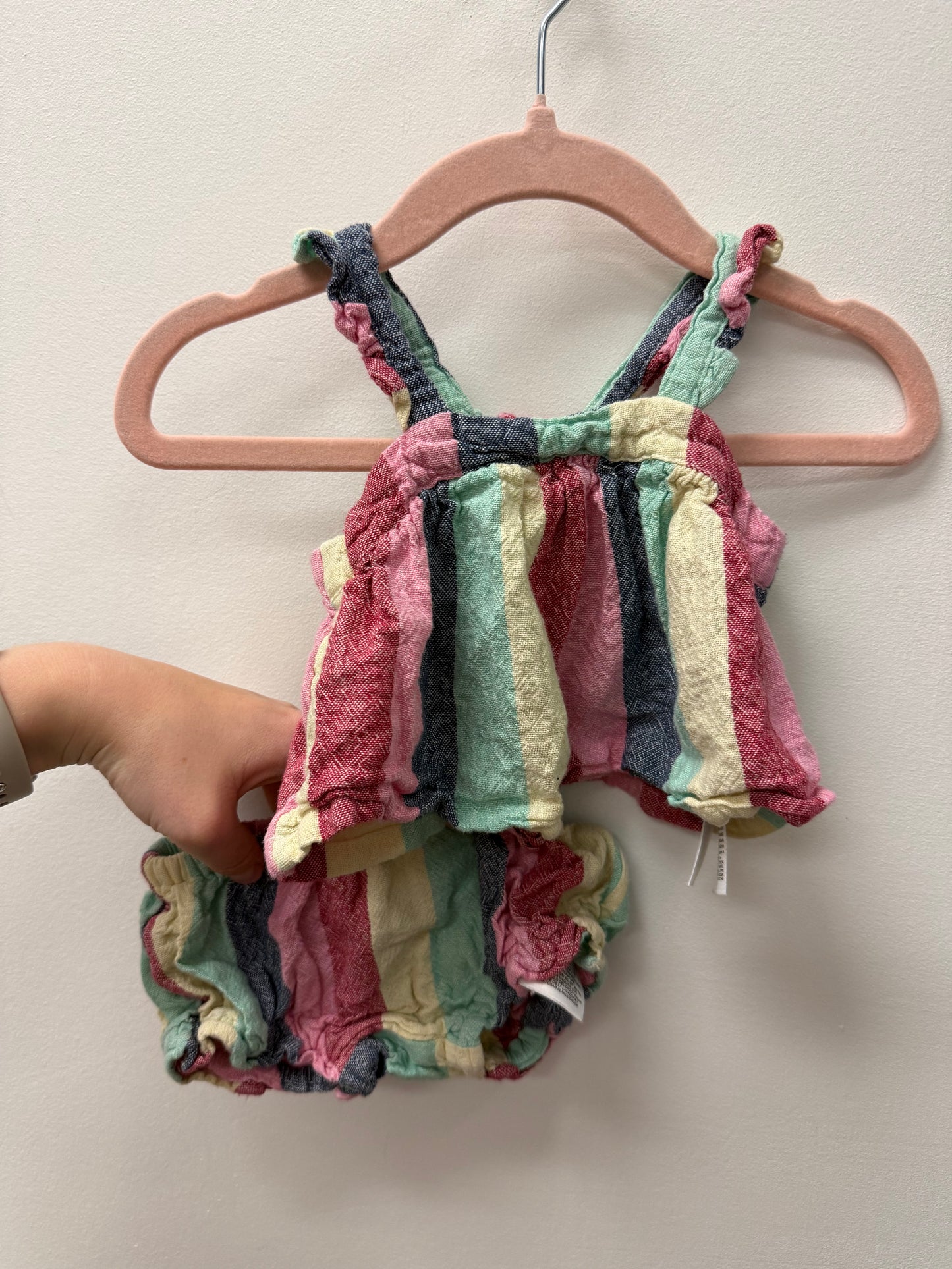 OLD NAVY 2 PIECE STRIPPED OUTFIT SIZE 3-6M