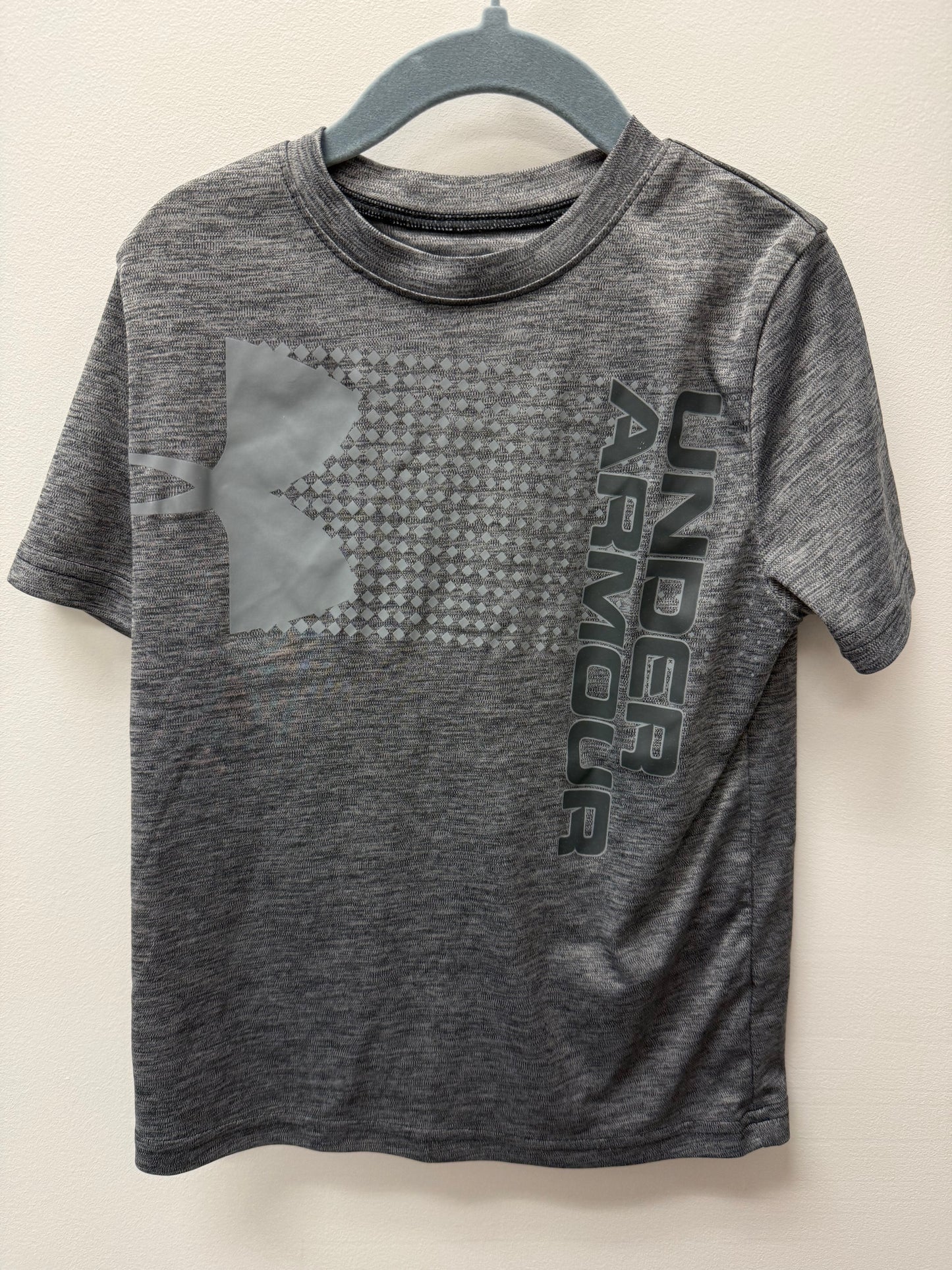 UNDER ARMOUR SHIRT SIZE 6