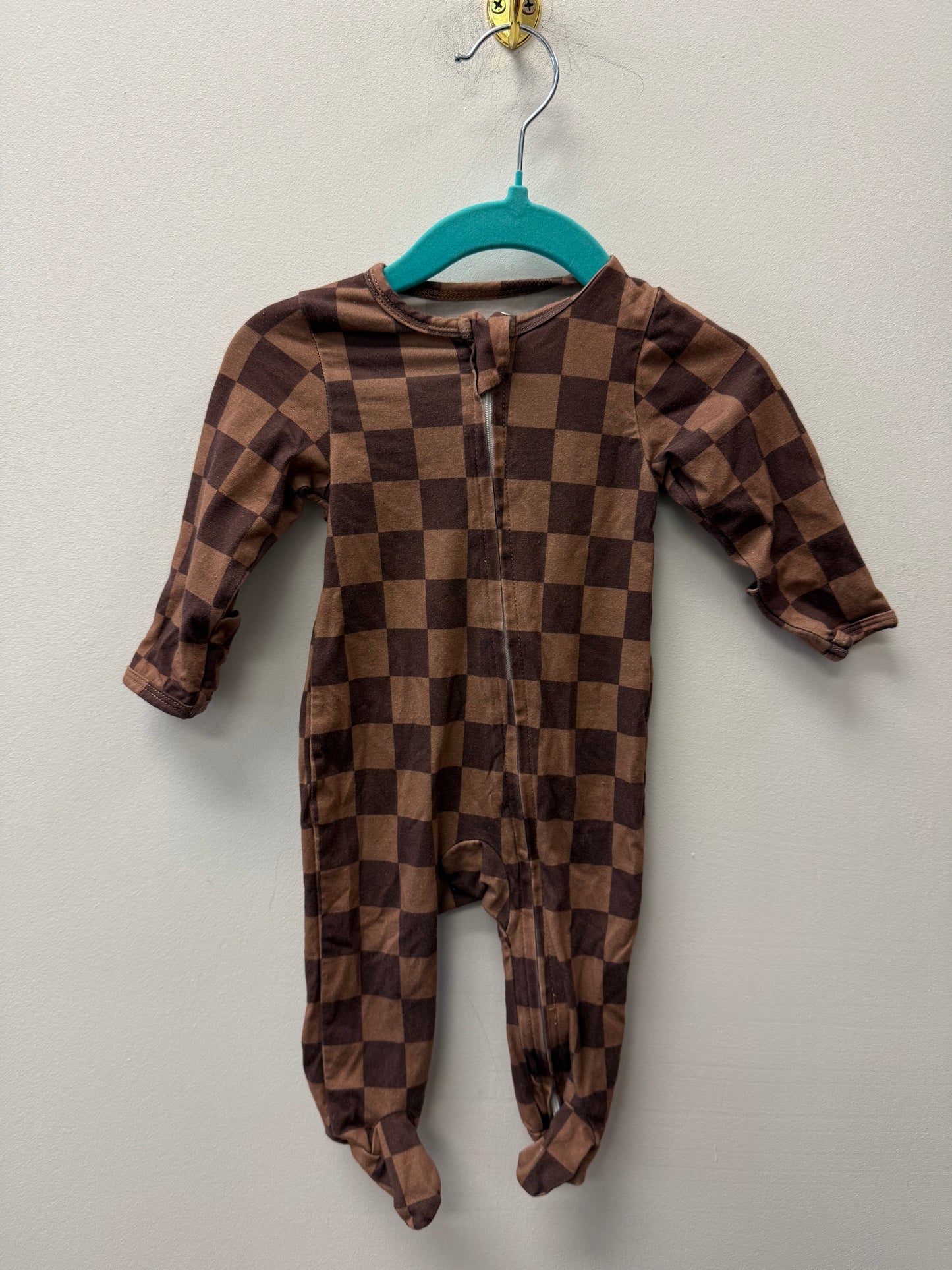 LITTLE ASPEN CHECKERED SLEEPER SIZE 0-3M