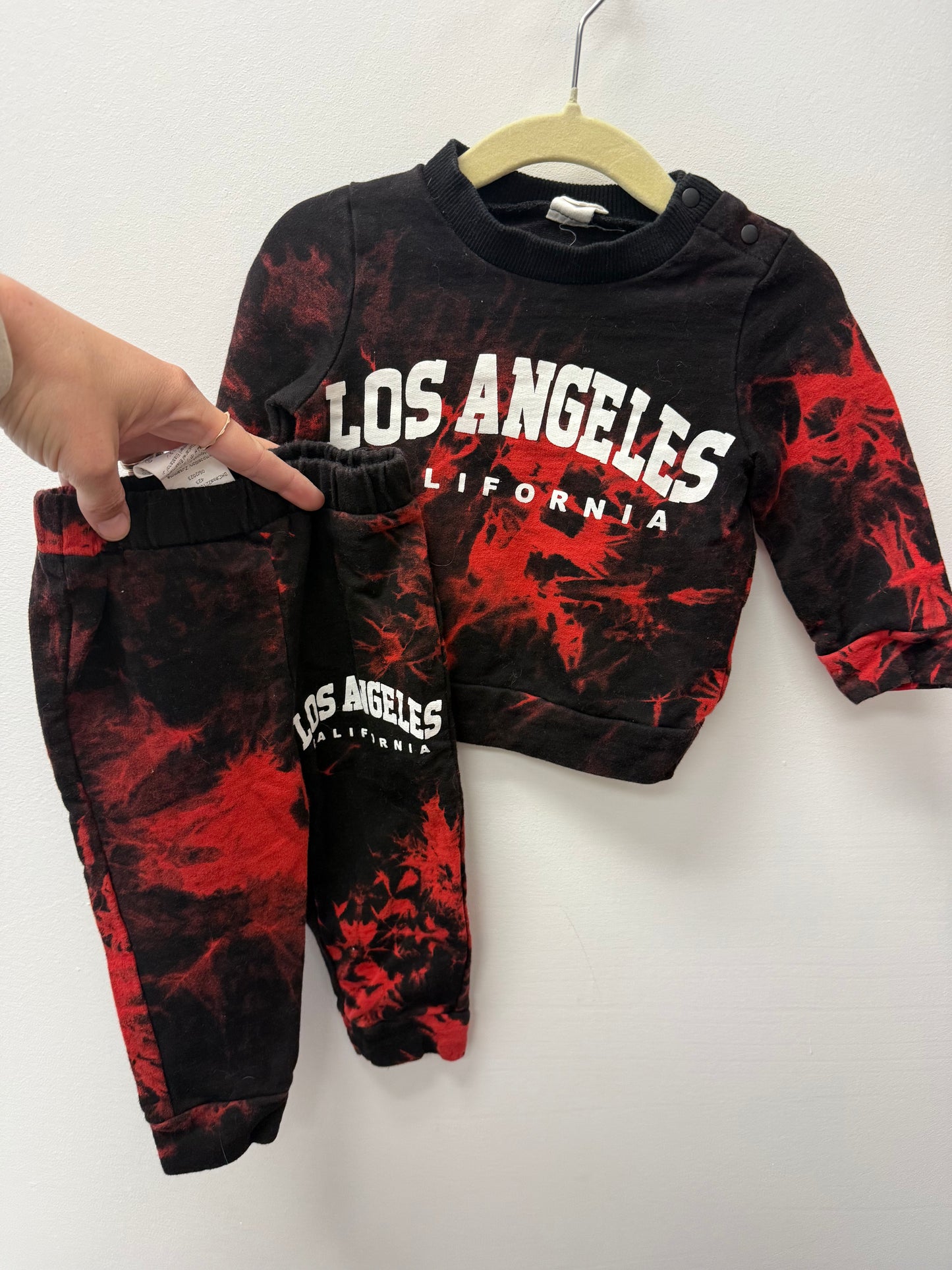 LOS ANGELES TRACKSUIT SIZE 6-9M