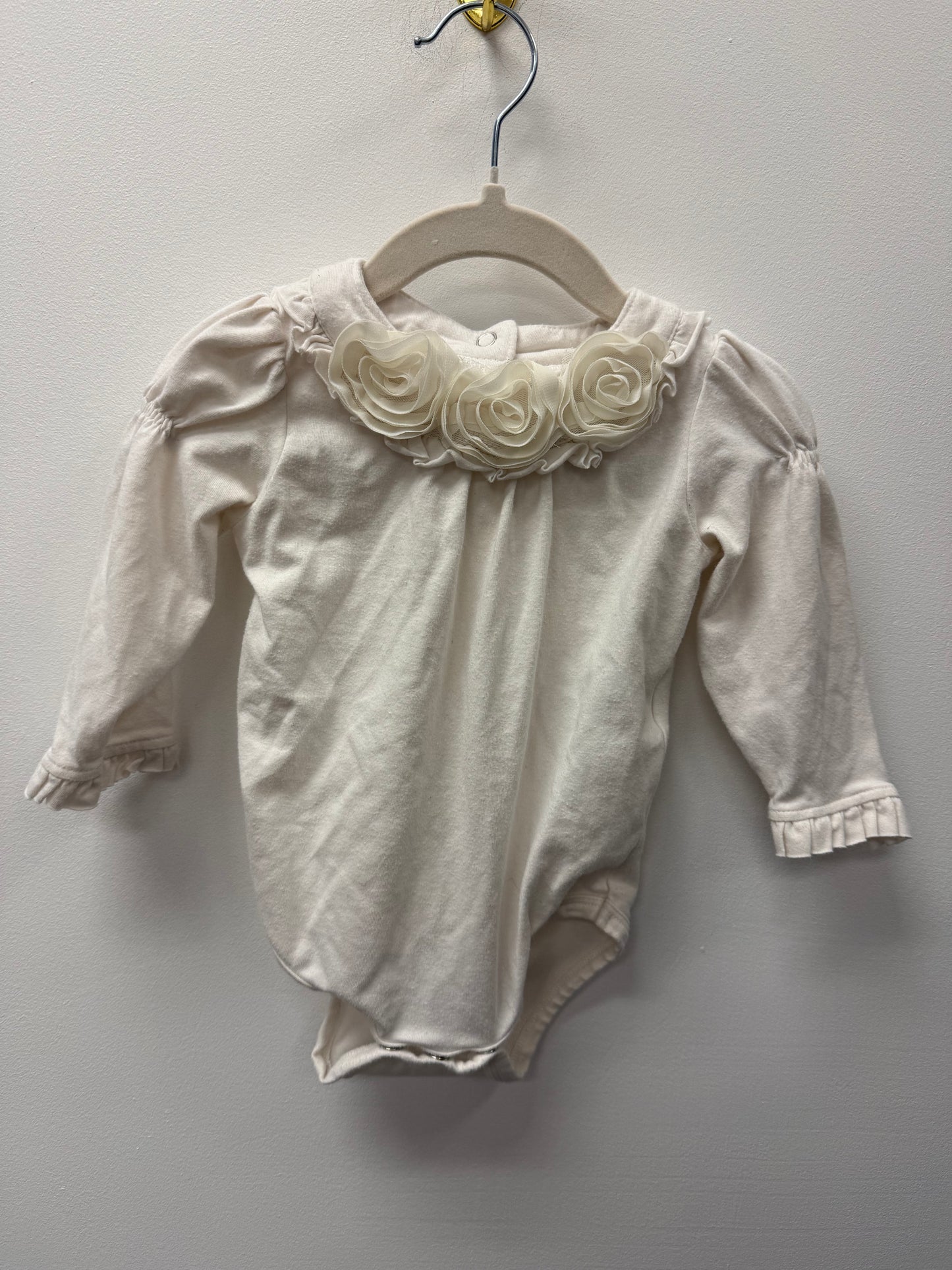NANNETTE BABY ONESIE SIZE 6-9M
