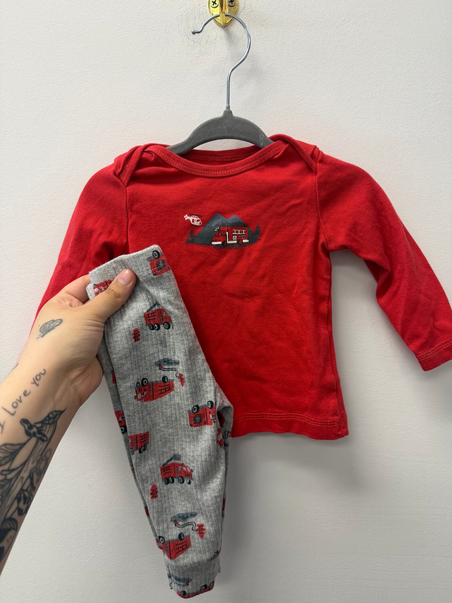 CARTERS 3 PIECE FIRETRUCK OUTFIT SIZE 6M
