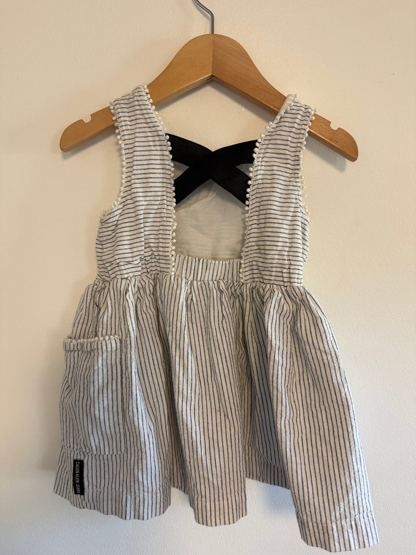 CALVIN KLEIN POCKET DRESS SIZE 2T