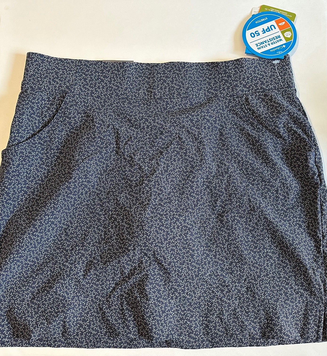 *New* *Adult* Columbia, Navy Blue and White Skort - Size Large