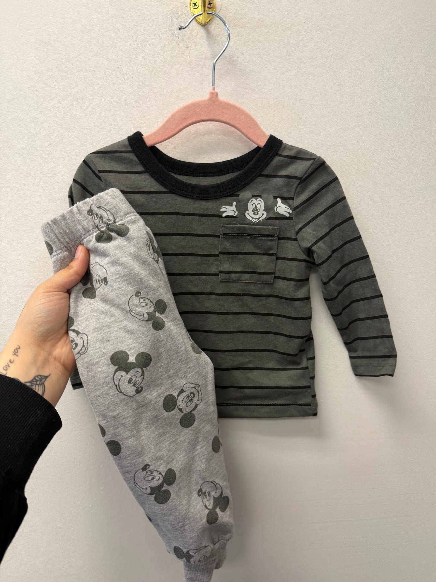 DISNEY MICKEY OUTFIT SIZE 6-12M