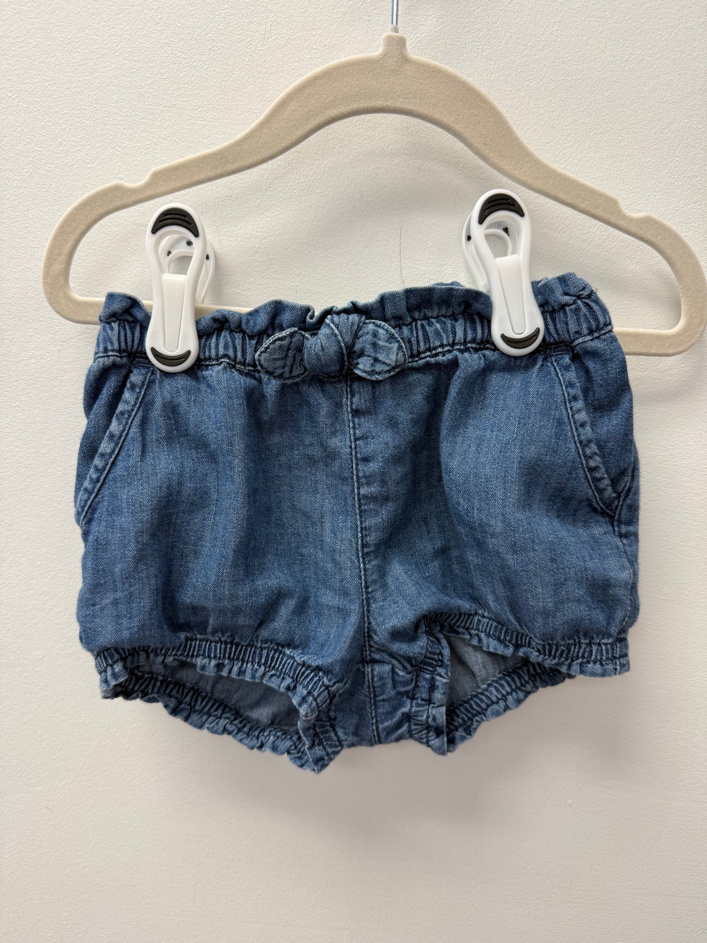 BABY GAP DENIM SHORTS SIZE 6-12M