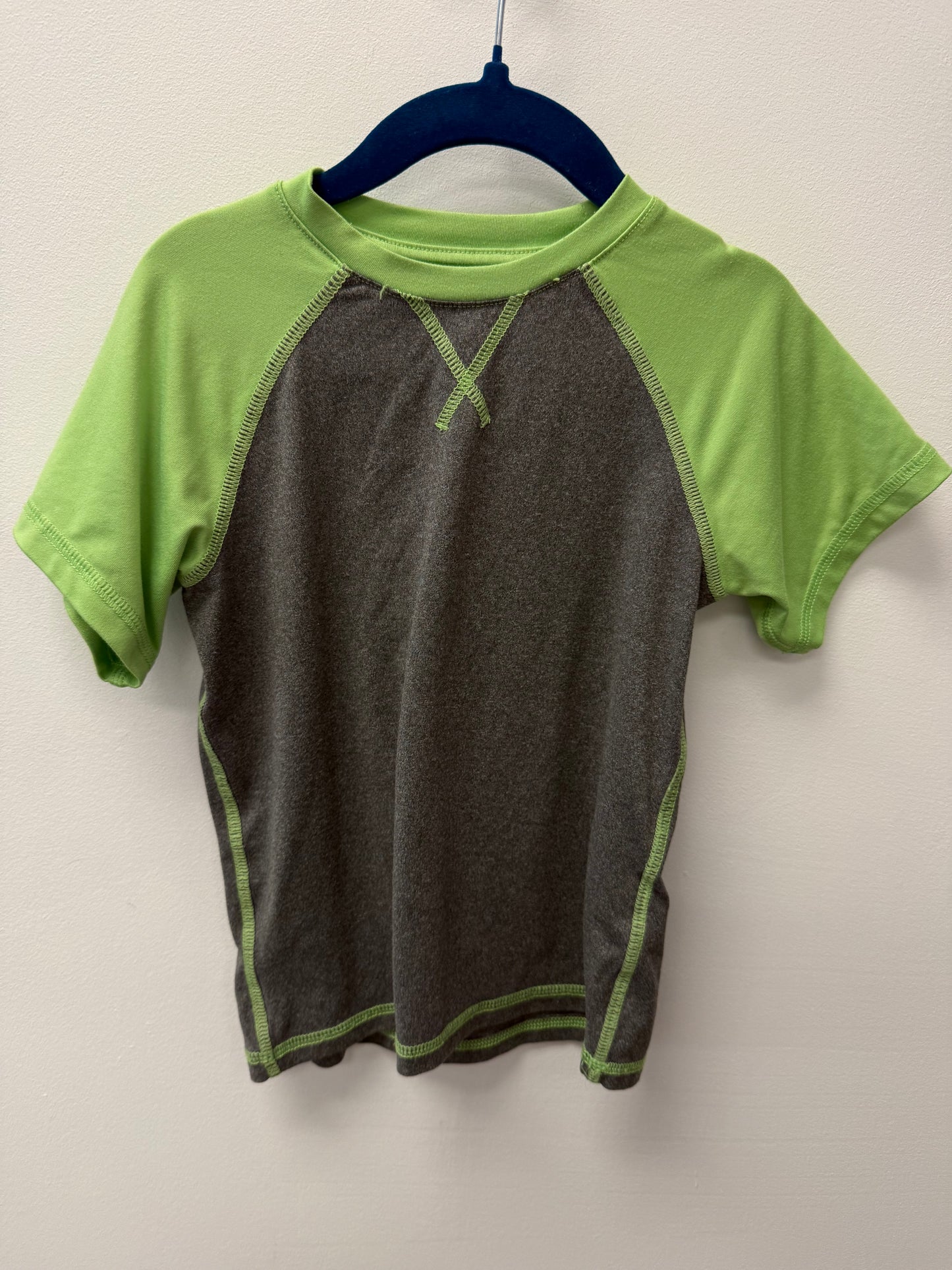 32 DEGRESS COOL SHIRT SIZE 2T