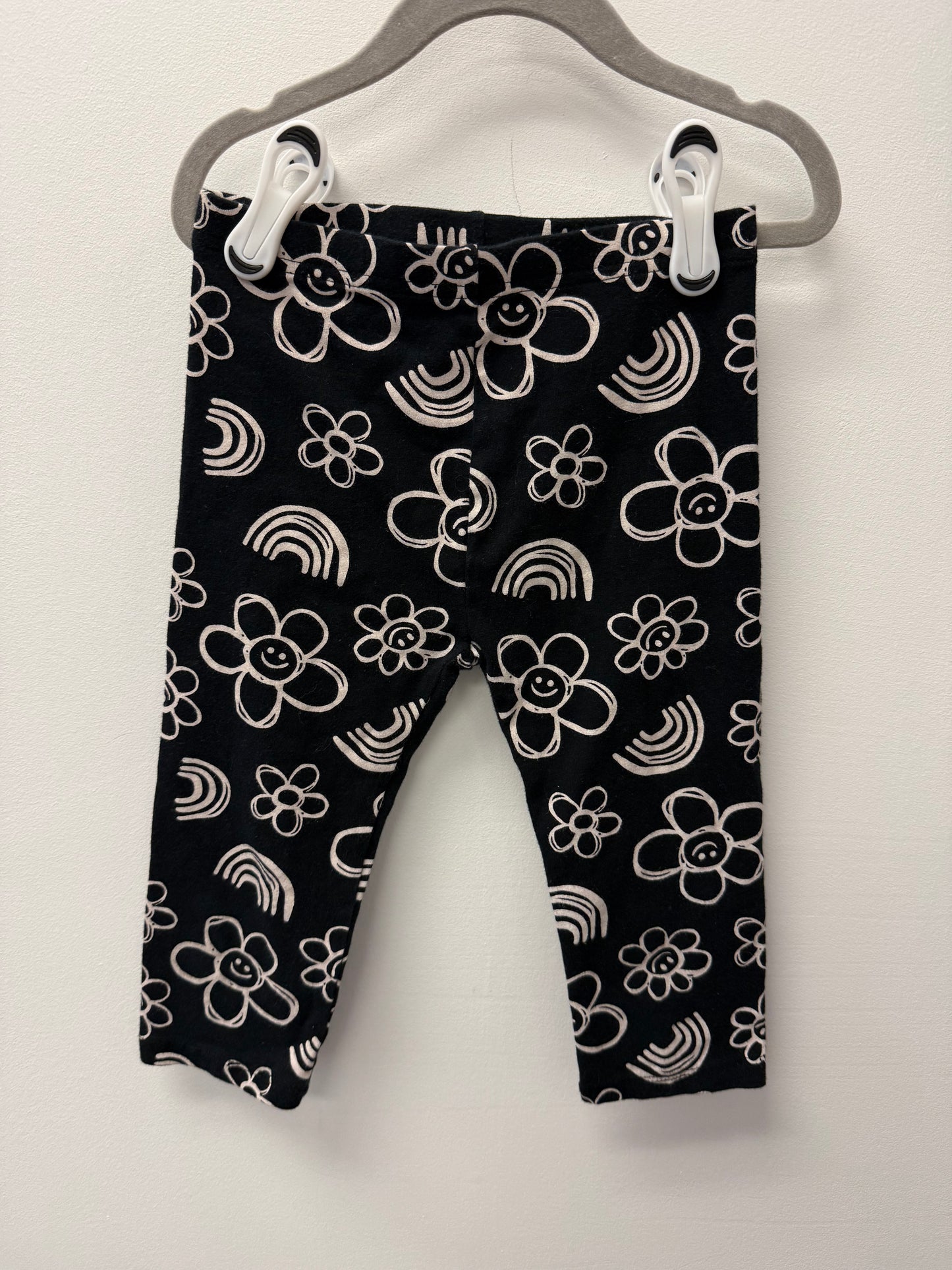 GEORGE DAISY CAPRIS SIZE 6