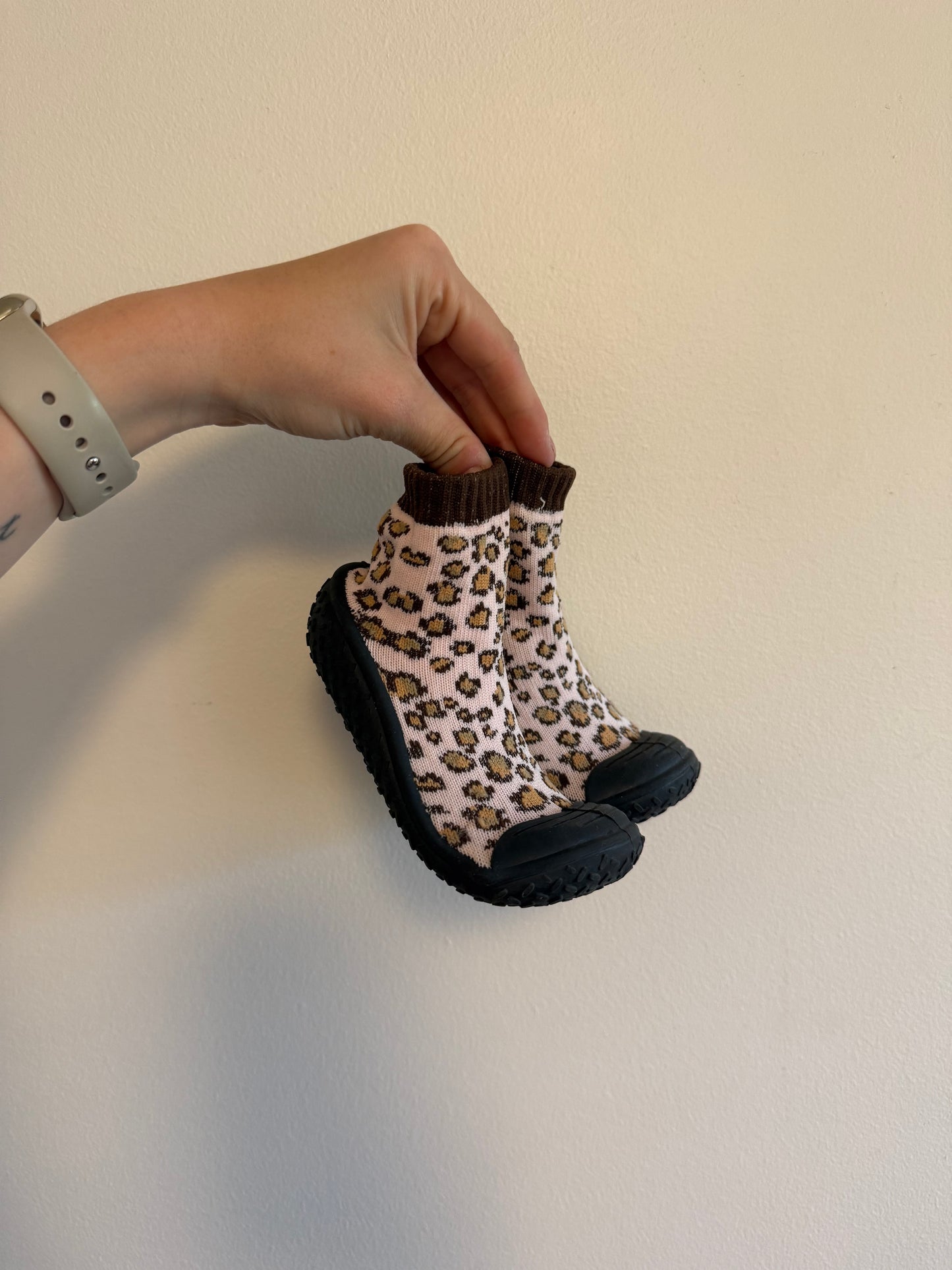 UNKNOWN BRAND CHEETAH SHOES SIZE 6