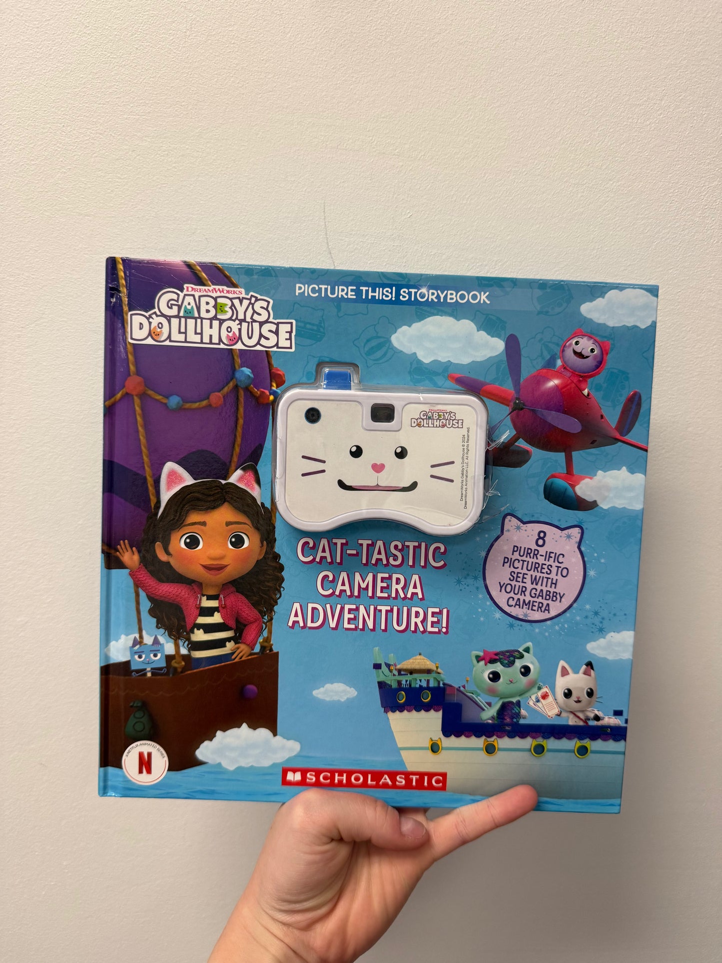 GABBY'S DOLLHOUSE CAMERA BOOK
