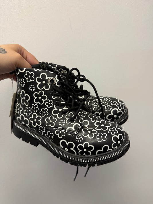 NEW WITH TAGS GEORGE DAISY BOOTS SIZE 13