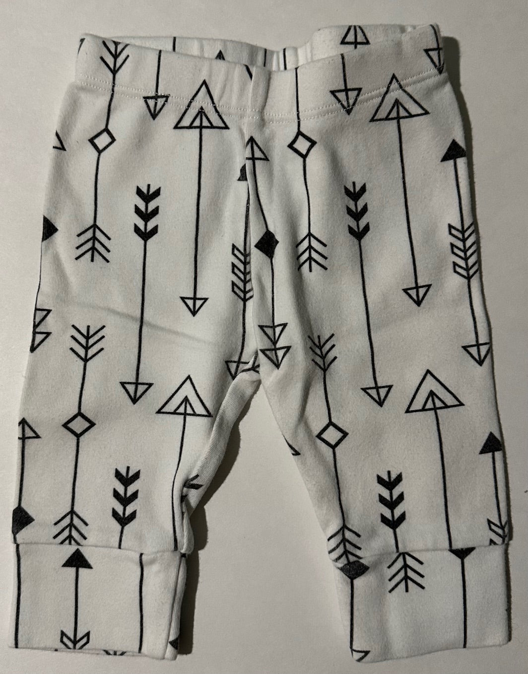 Modern Baby, White and Black Arrows Pants - 0-3 Months