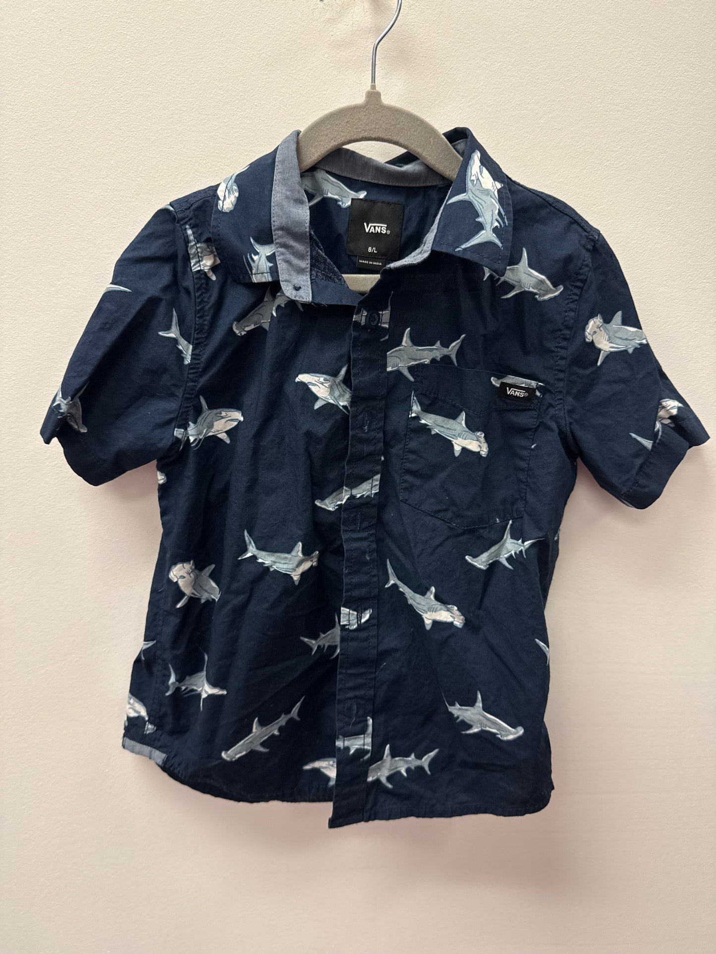 VANS SHARK BUTTON UP SHIRT SIZE 6