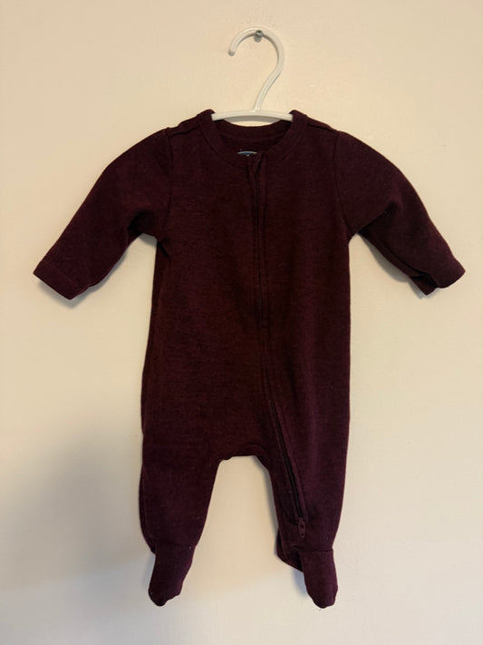 OLD NAVY BURGUNDY SLEEPER SIZE 0-3M