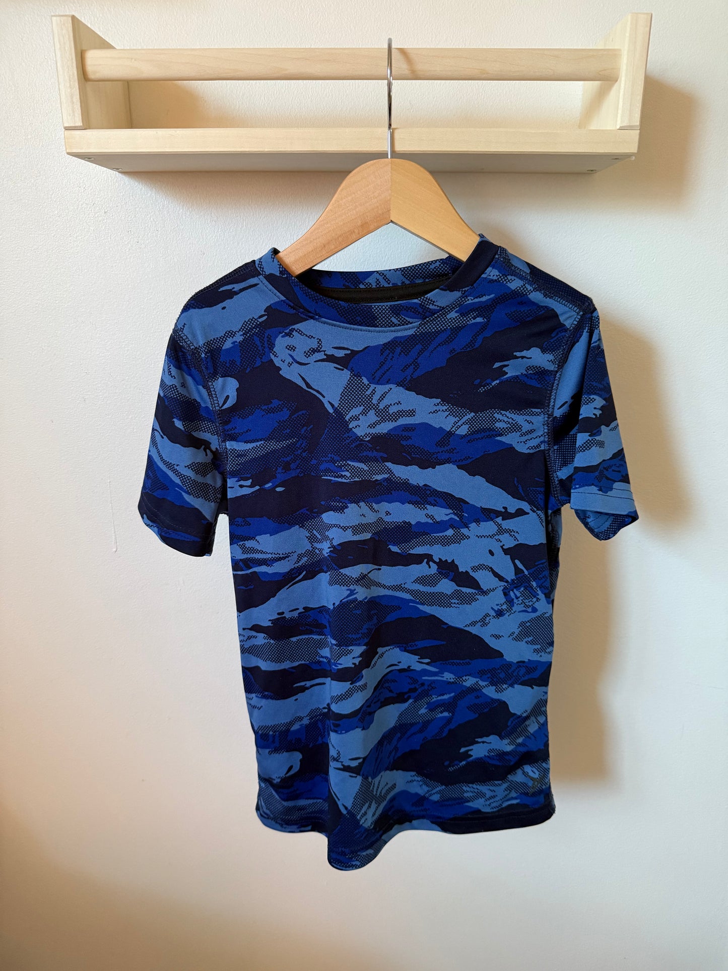 OLD NAVY ACTIVE BLUE CAMO SHIRT SIZE 6-7