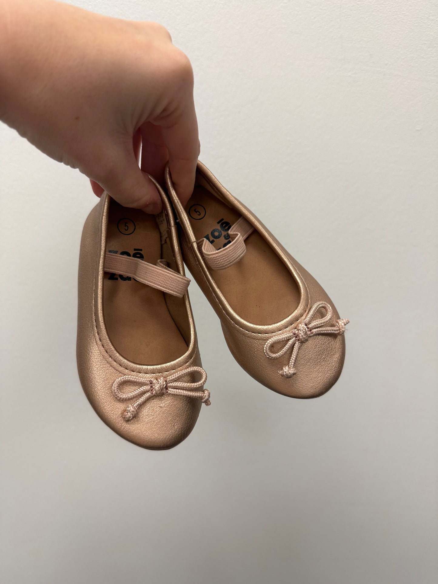 ZOE & ZAC ROSE GOLD DRESS SHOES SIZE 5