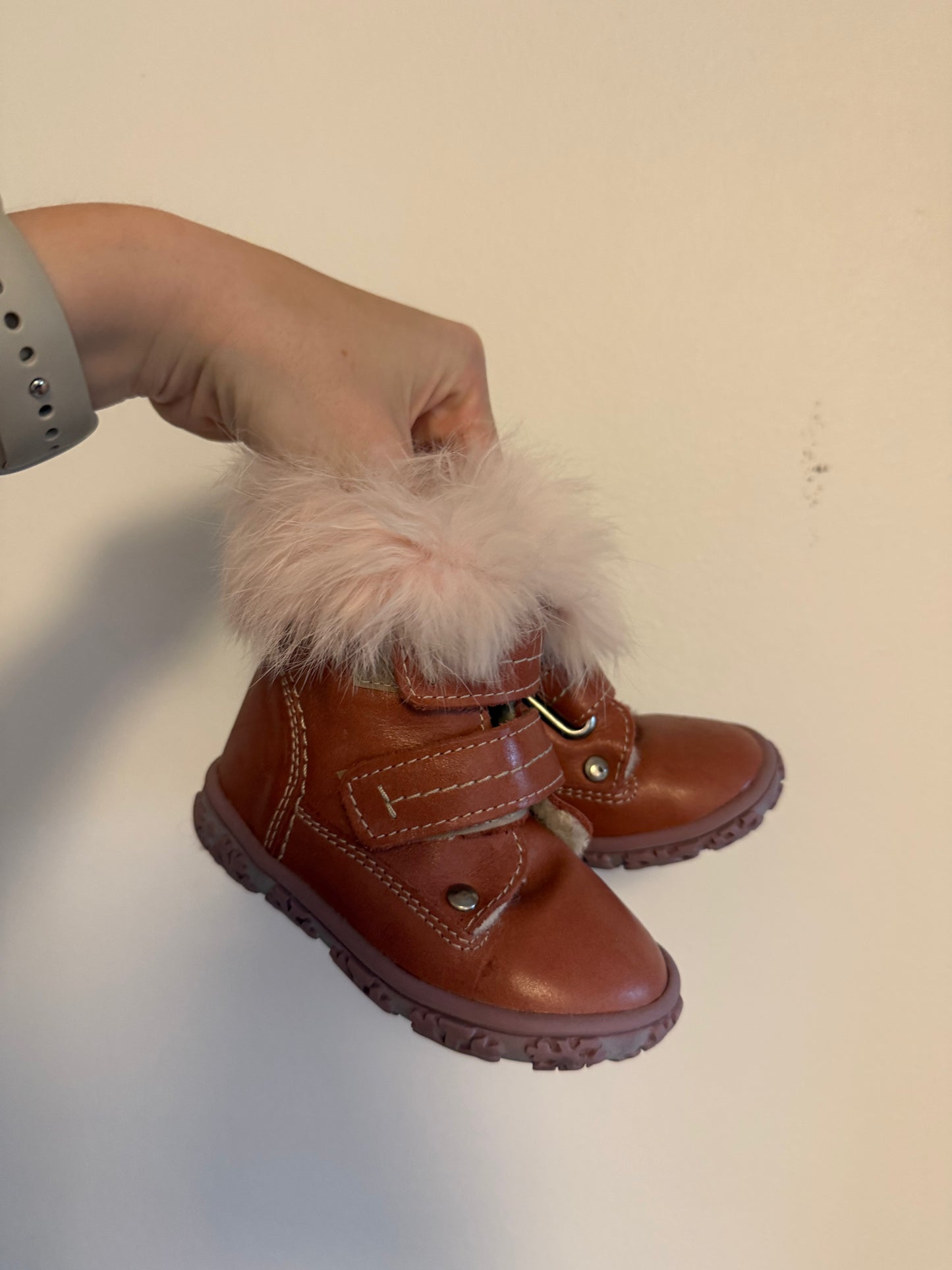 UNKNOWN BRAND LEATHER BOOTS SIZE 5