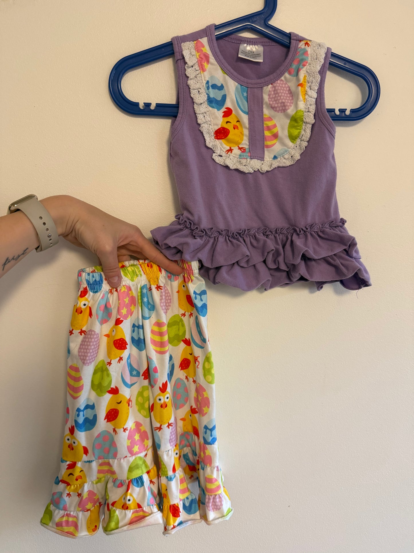 UNKNOWN BRAND CHICKEN FLARE PANT OUTFIT SIZE 2T