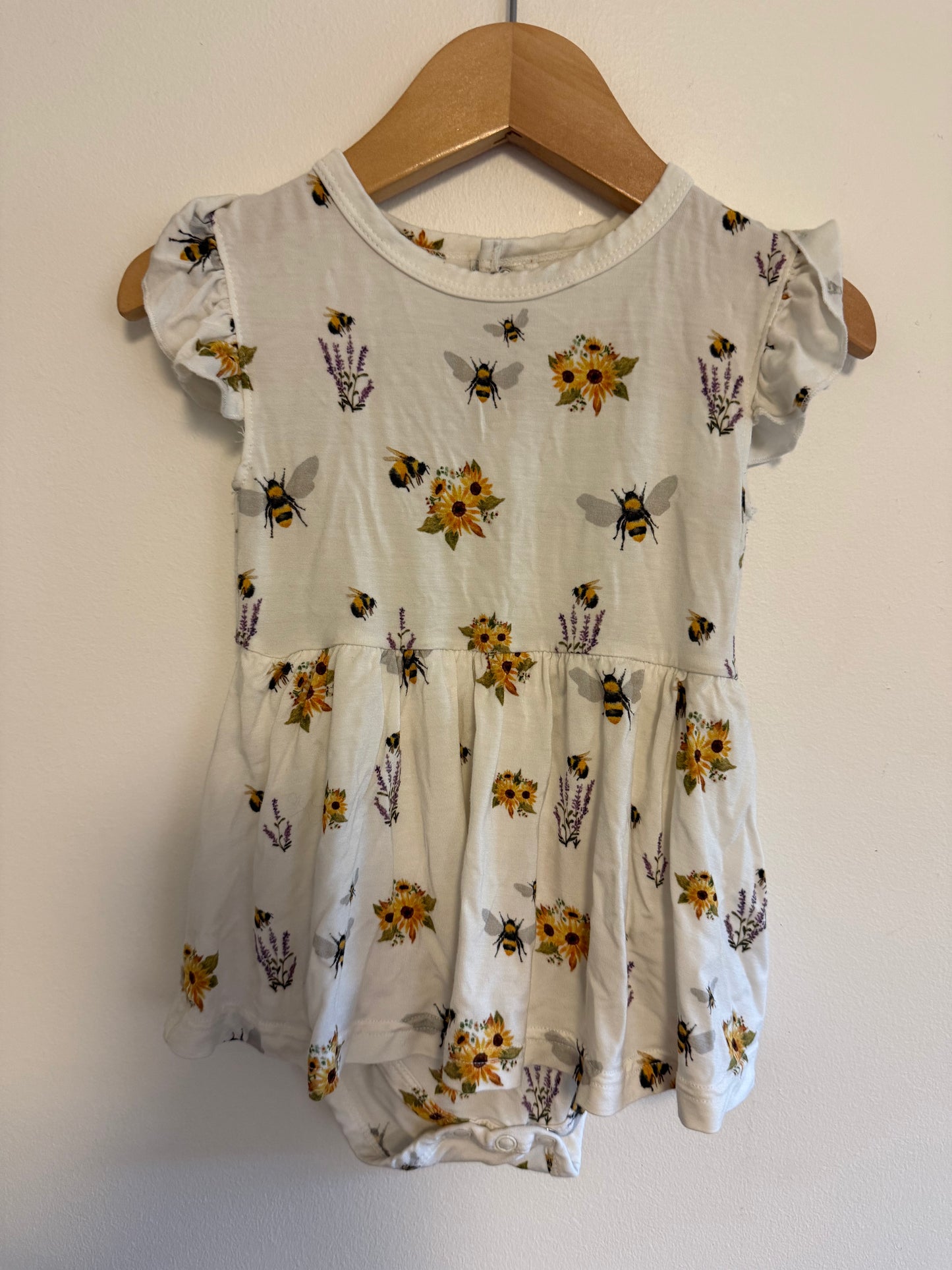 NWOT PEAKS & VALLEY BAMBOO BEE ONESIE DRESS SIZE 18-24M
