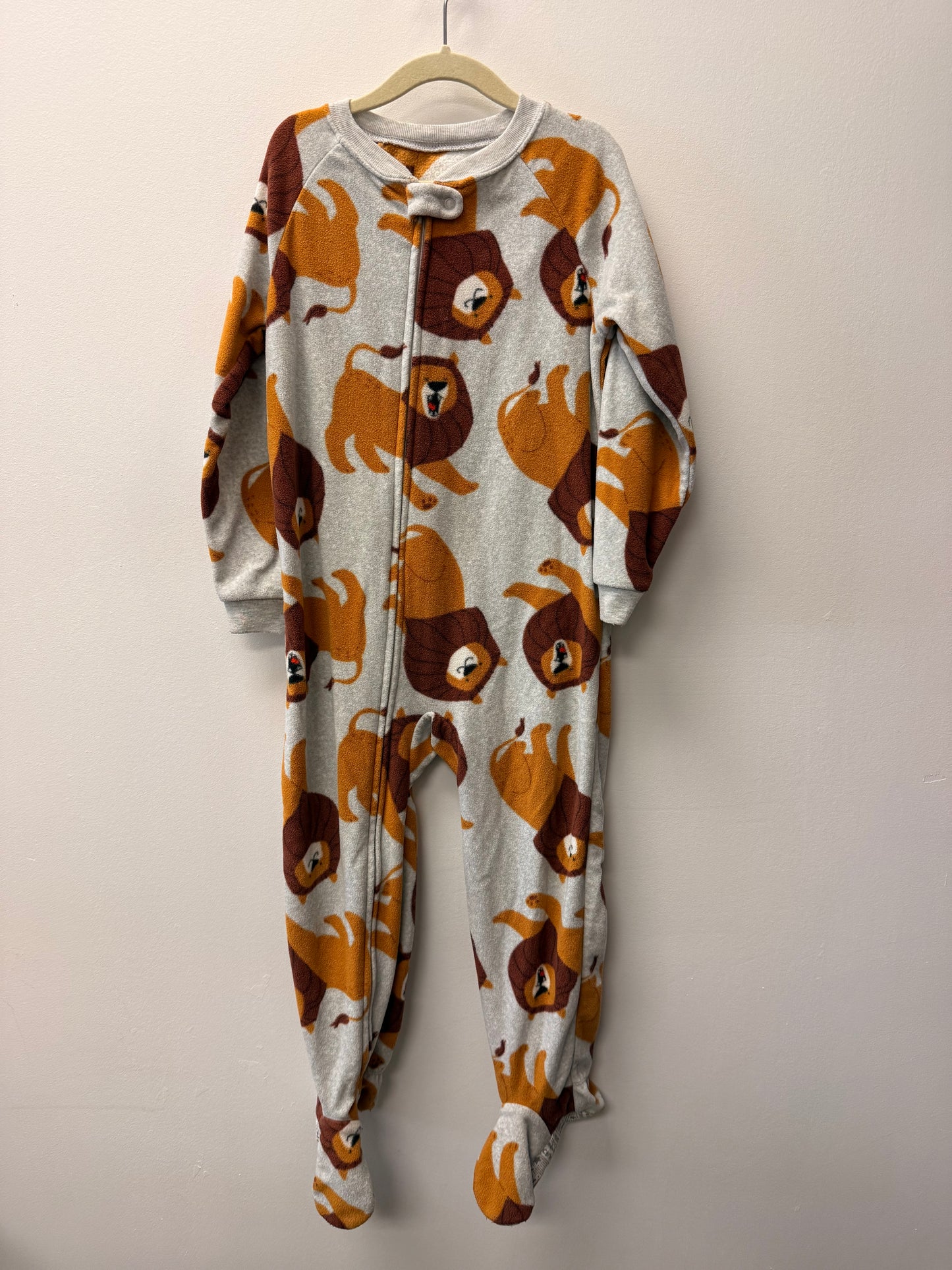 CARTERS FLEECE LION SLEEPER SIZE 5