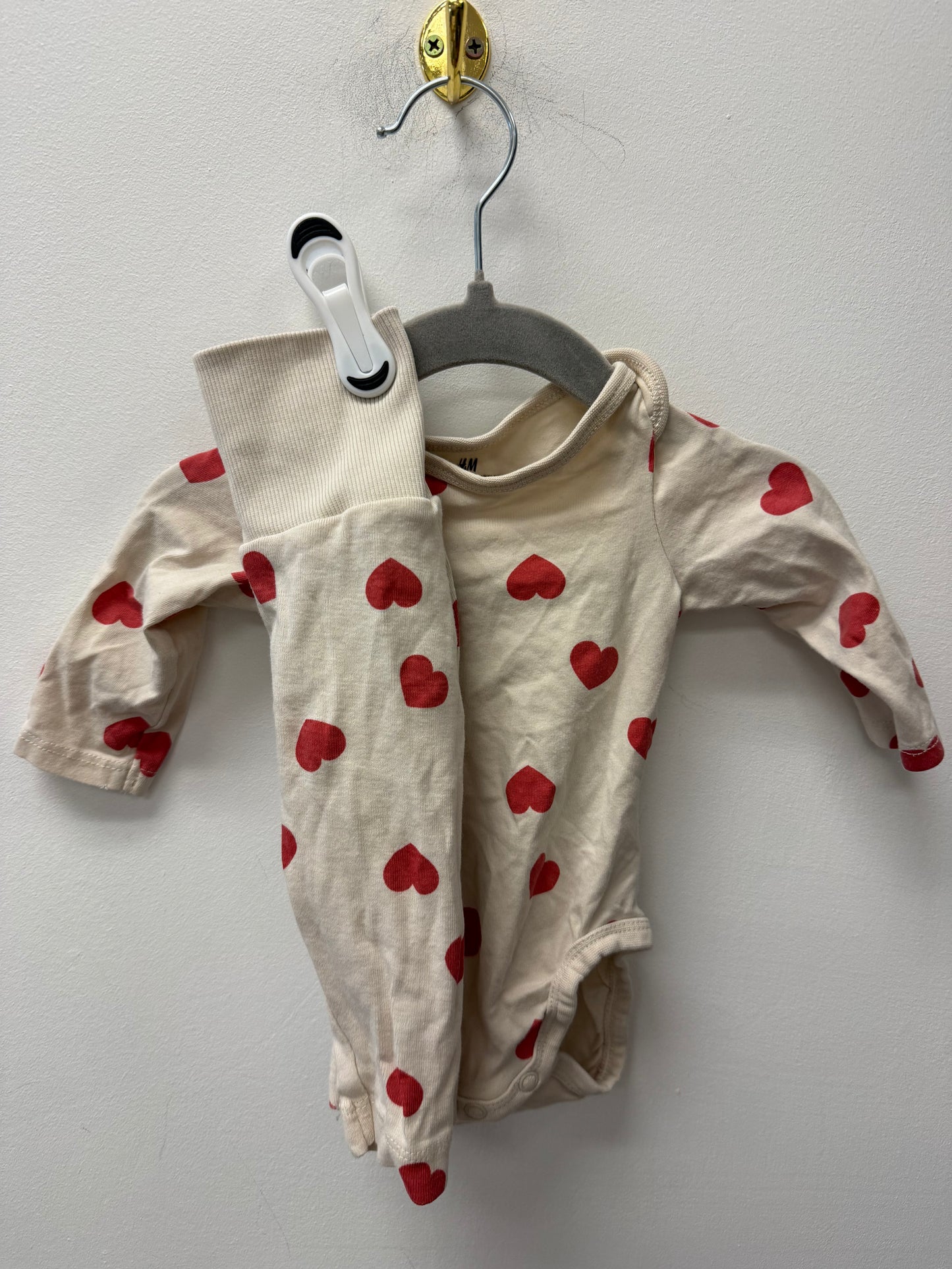 H&M NEWBORN HEART OUTFIT
