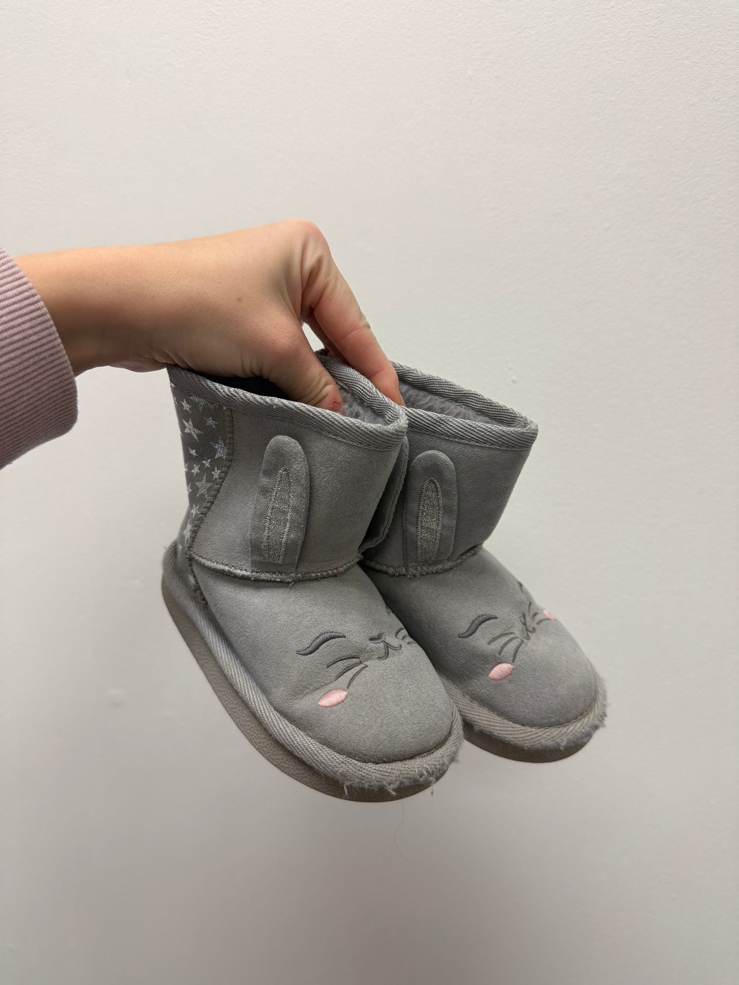 BUNNY BOOTS SIZE 7T