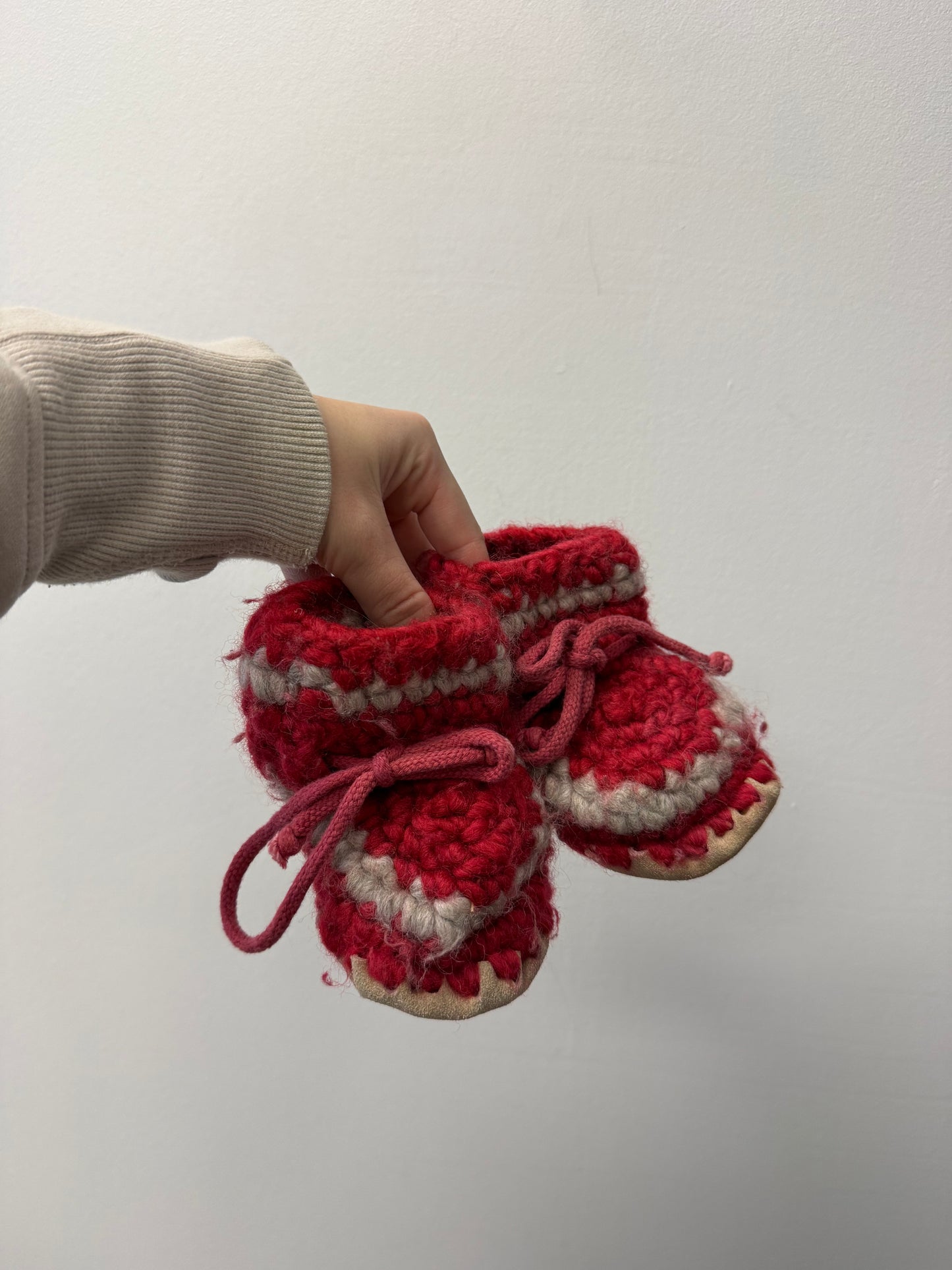 RED WOOL BOOTIES SIZE 0-6M?