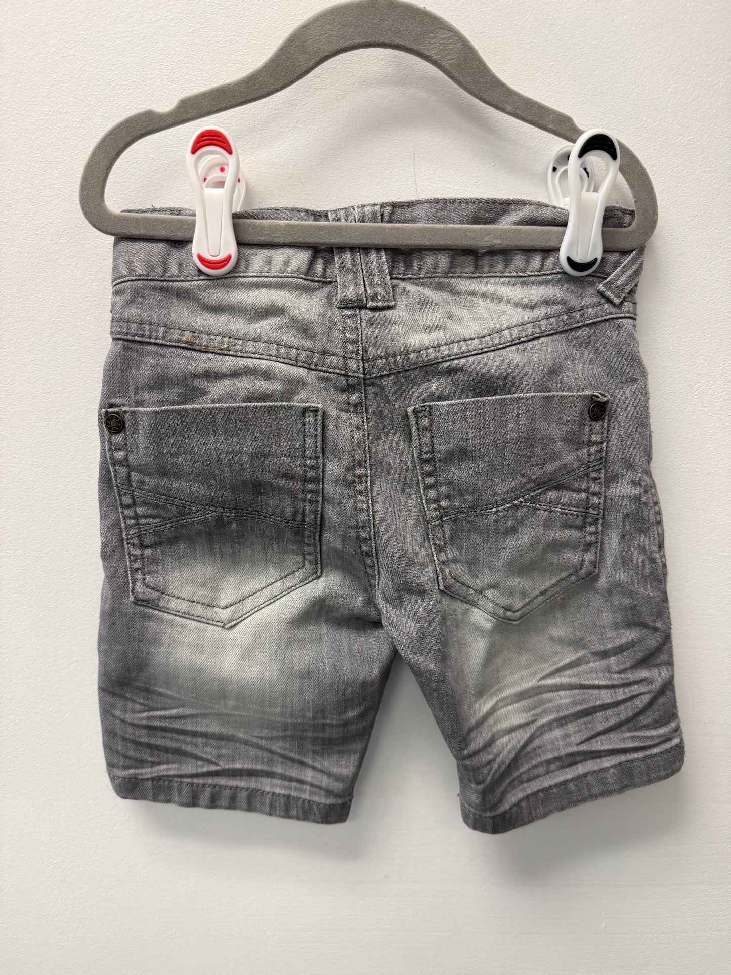 BOWS & ARROWS DENIM SHORTS SIZE 4T