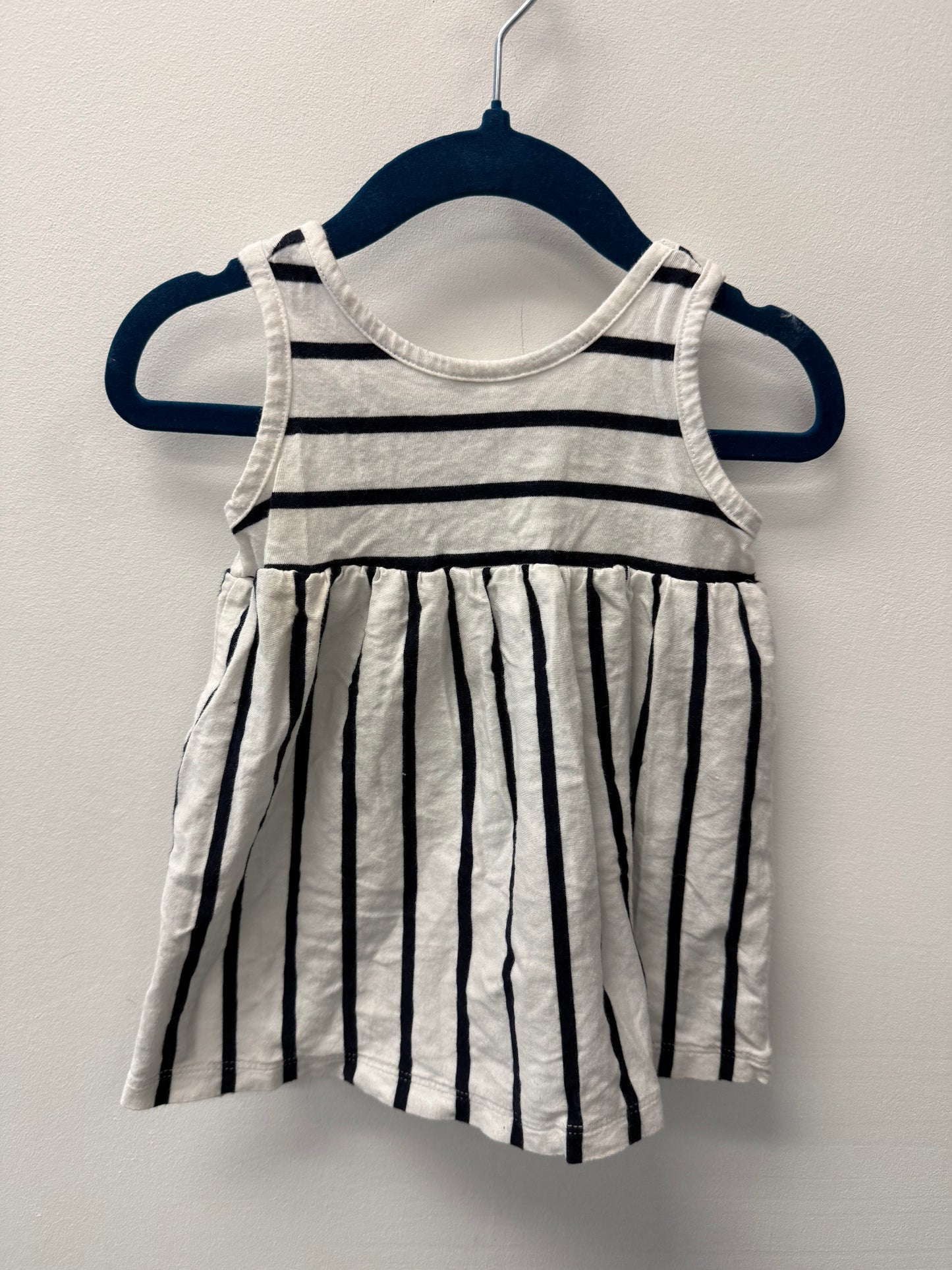 BABY GAP BOW IN THE BACK DRESS SIZE 6-12M