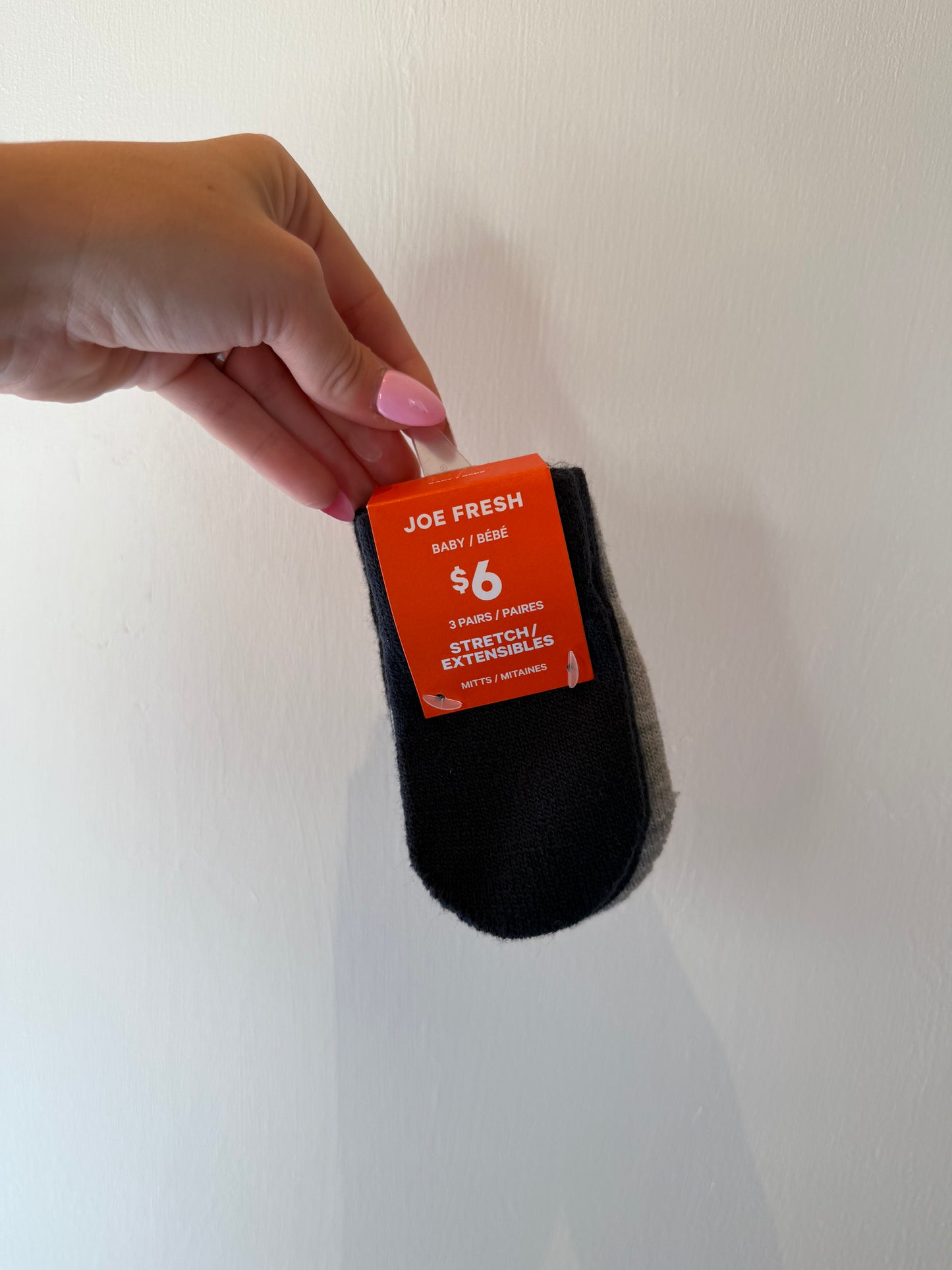 JOE FRESH NEW 3 PACK OF MITTENS