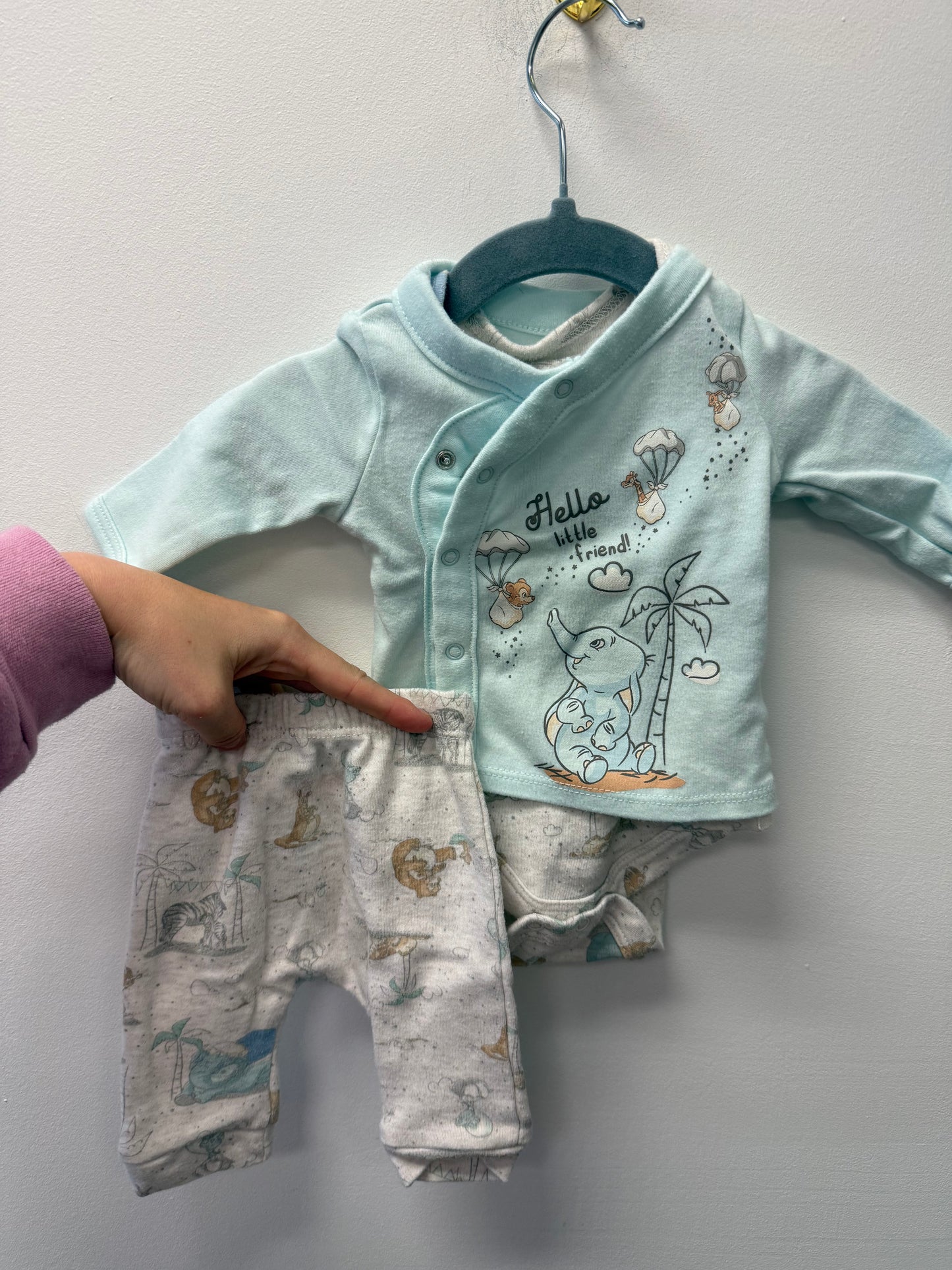 DISNEY 5 PIECE OUTFIT SET SIZE NEWBORN