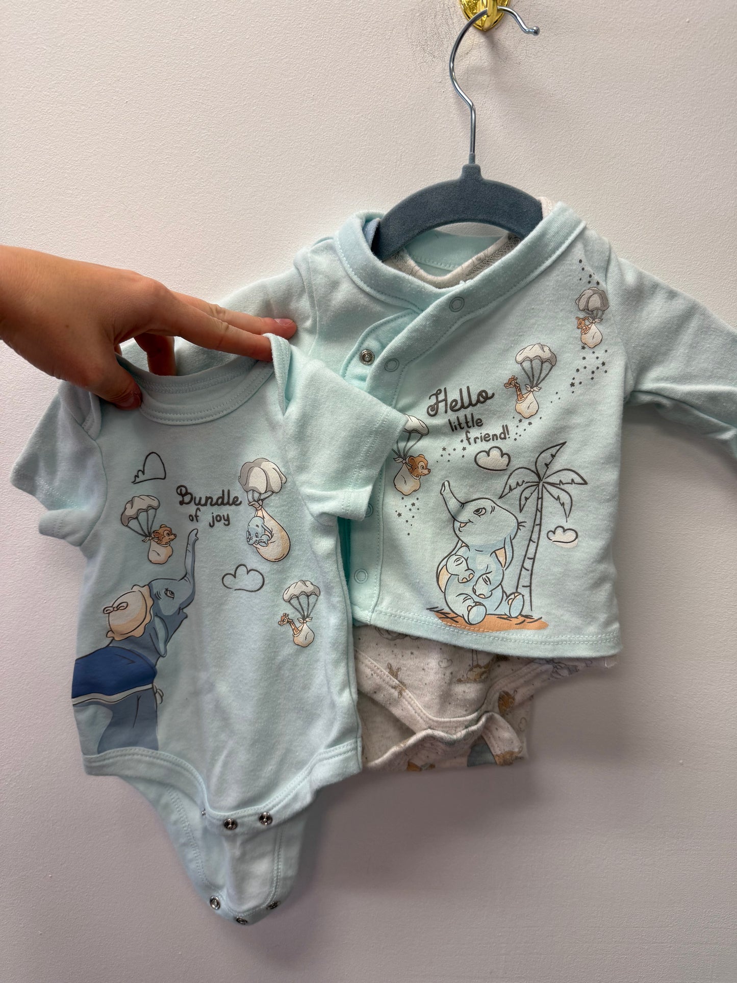 DISNEY 5 PIECE OUTFIT SET SIZE NEWBORN
