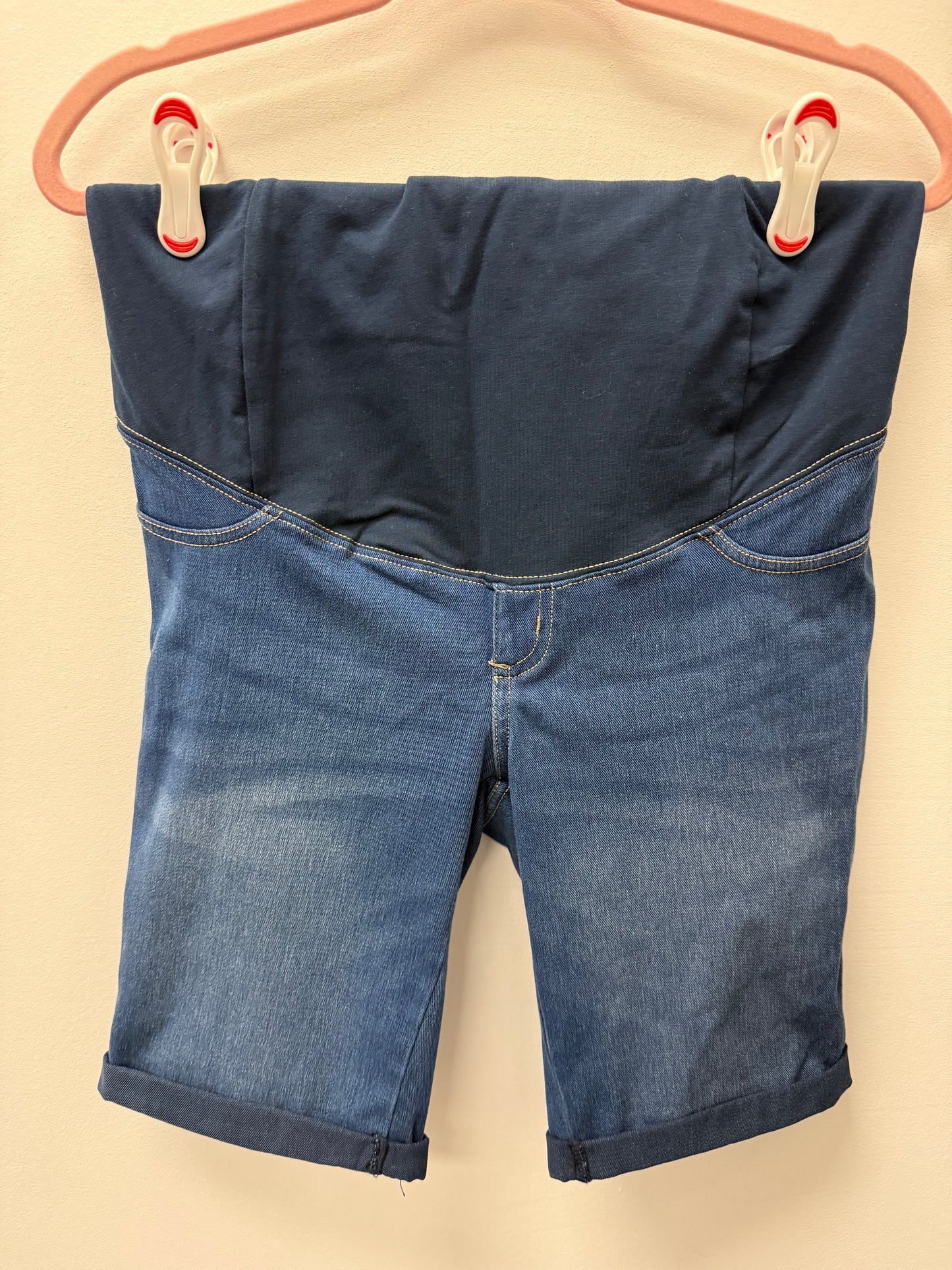PAISLEY SKY MATERNITY SHORTS SIZE MEDIUM