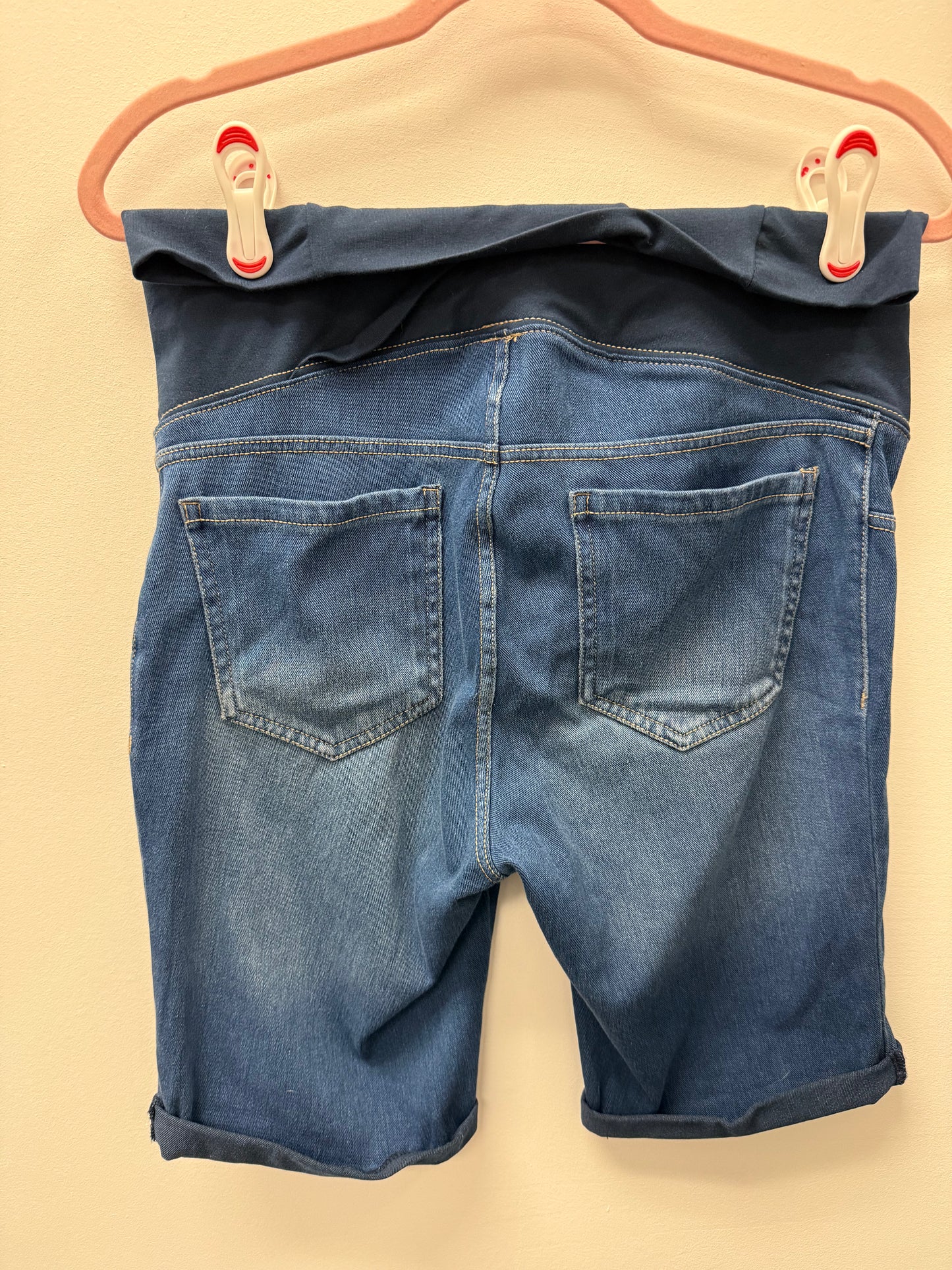 PAISLEY SKY MATERNITY SHORTS SIZE MEDIUM