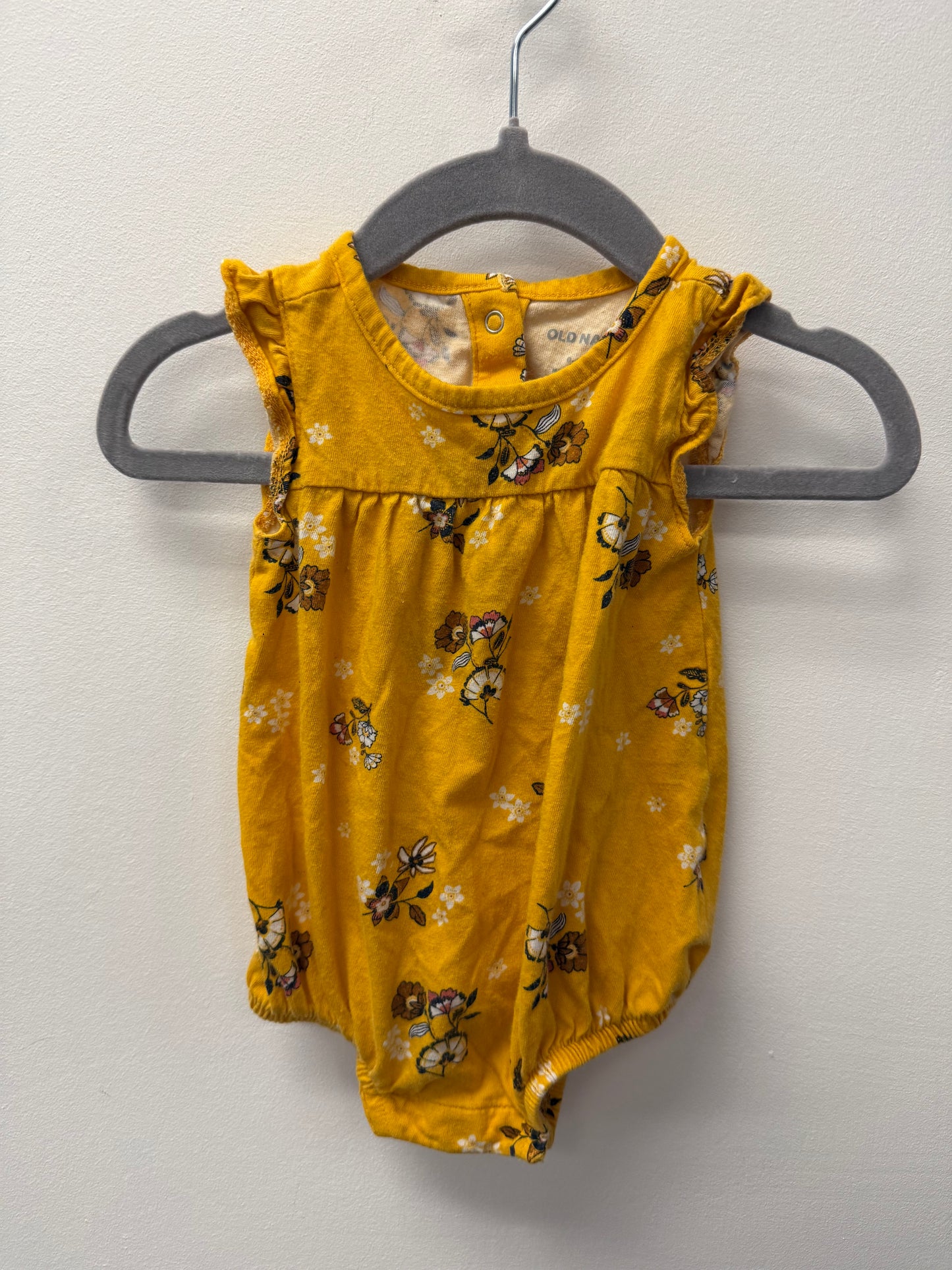 OLD NAVY FLORAL BUBBLE ROMPER SIZE 0-3M