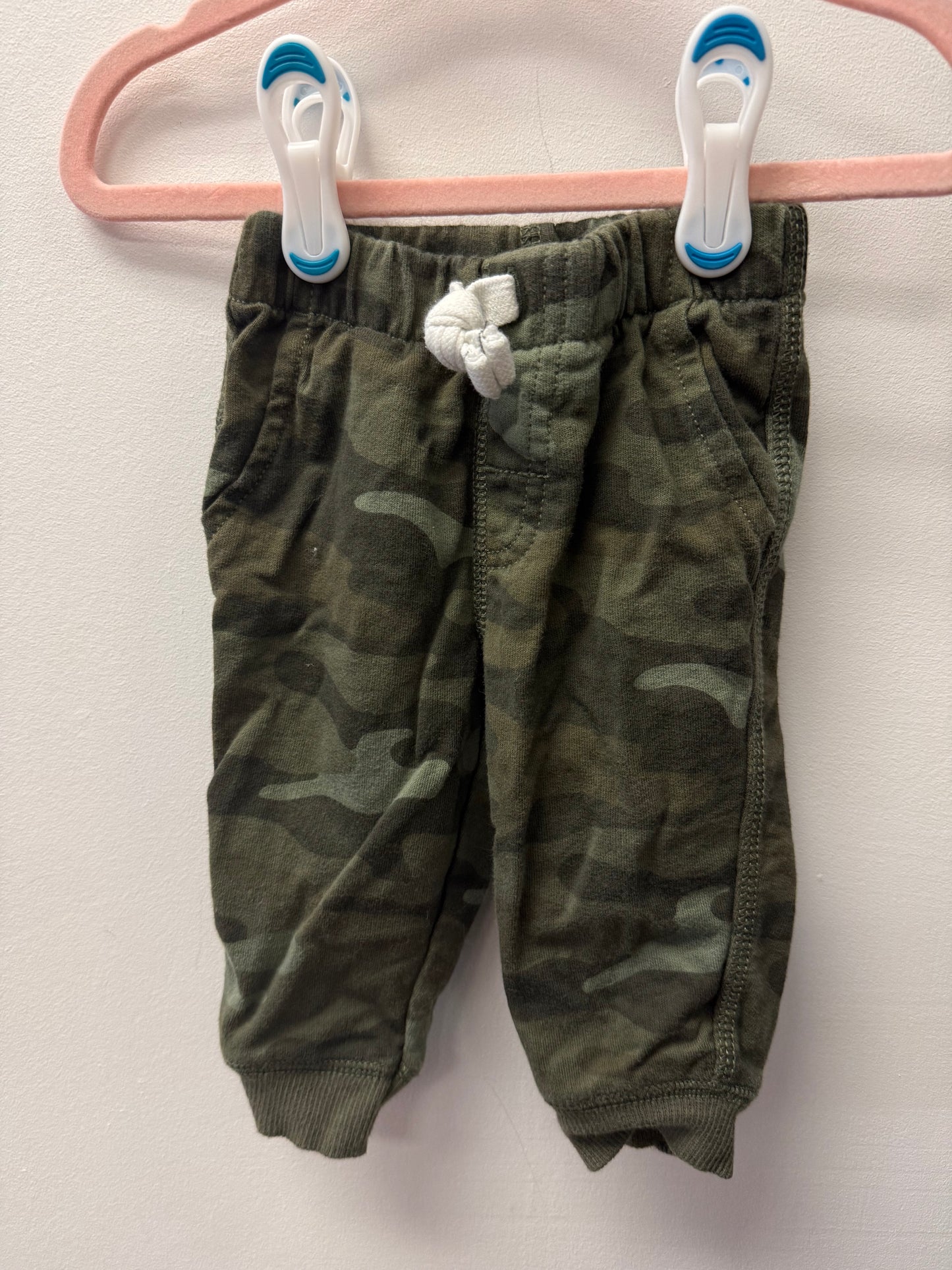 CARTERS CAMO SWEATS SIZE 6M
